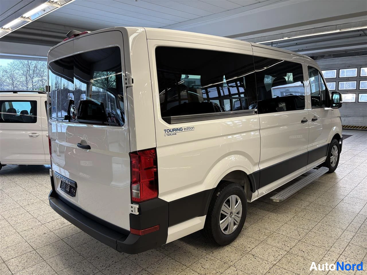 Valkoinen Volkswagen Crafter 2026, takaviisto, kuva 5
