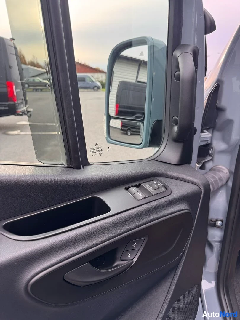 Harmaa Mercedes-Benz Sprinter 317 CDI 2025, yksityiskohta, kuva 29