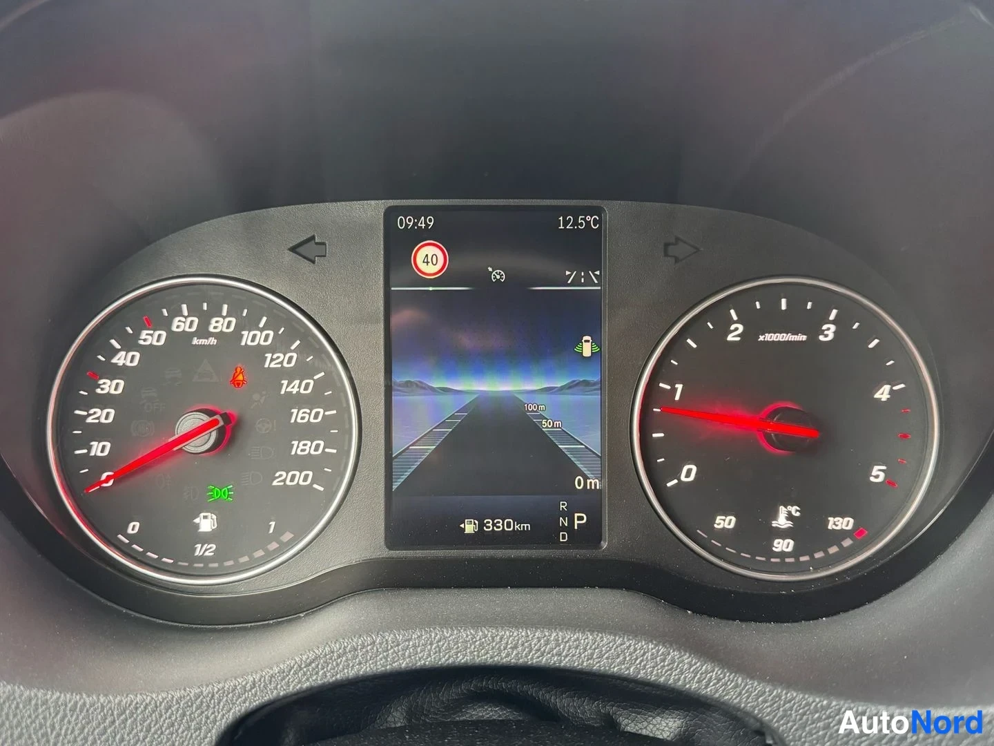 Harmaa Mercedes-Benz Sprinter 317 CDI 2025, yksityiskohta, kuva 31