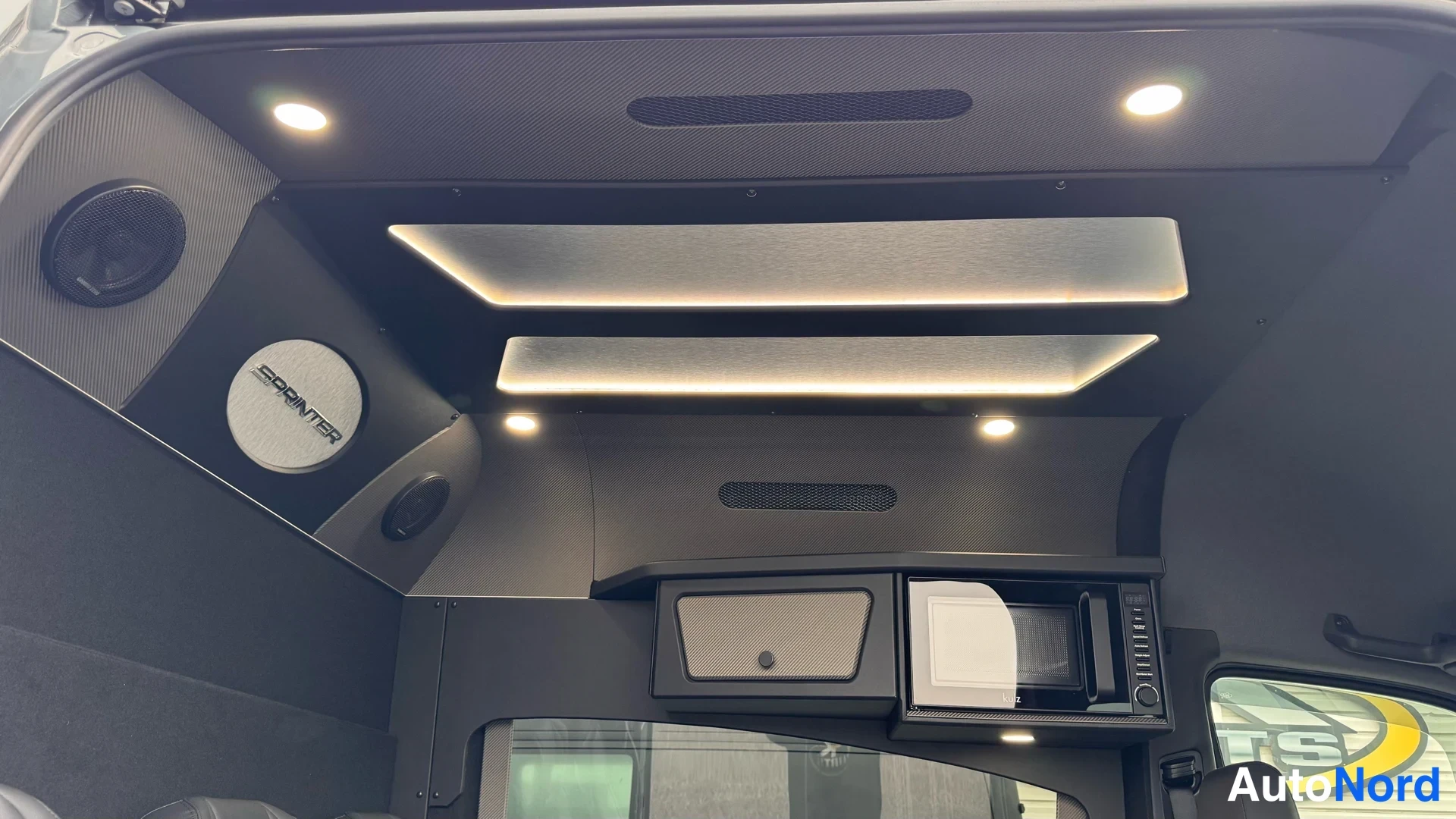 Harmaa Mercedes-Benz Sprinter 317 CDI 2025, ohjaamo, kuva 16
