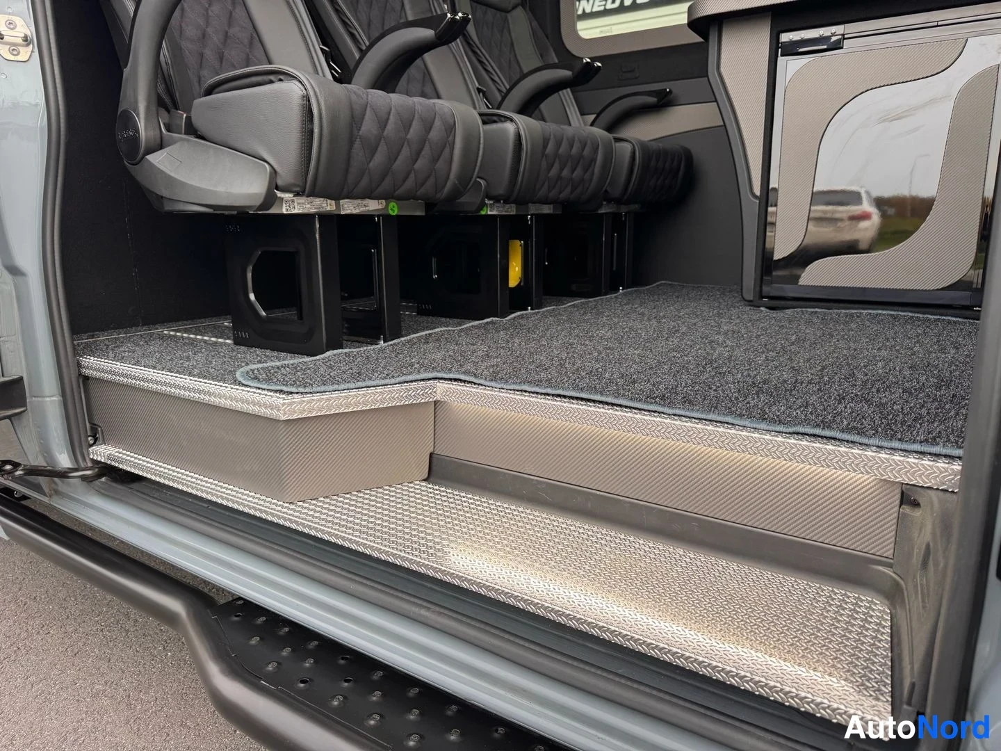 Harmaa Mercedes-Benz Sprinter 317 CDI 2025, etuistuimet, kuva 20