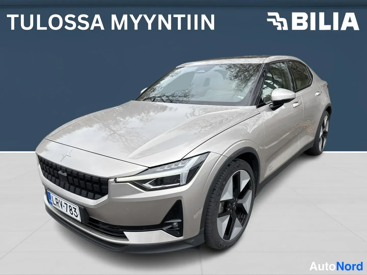 Ruskea Polestar 2 2023, etuviisto, keula vasemmalle, kuva 2