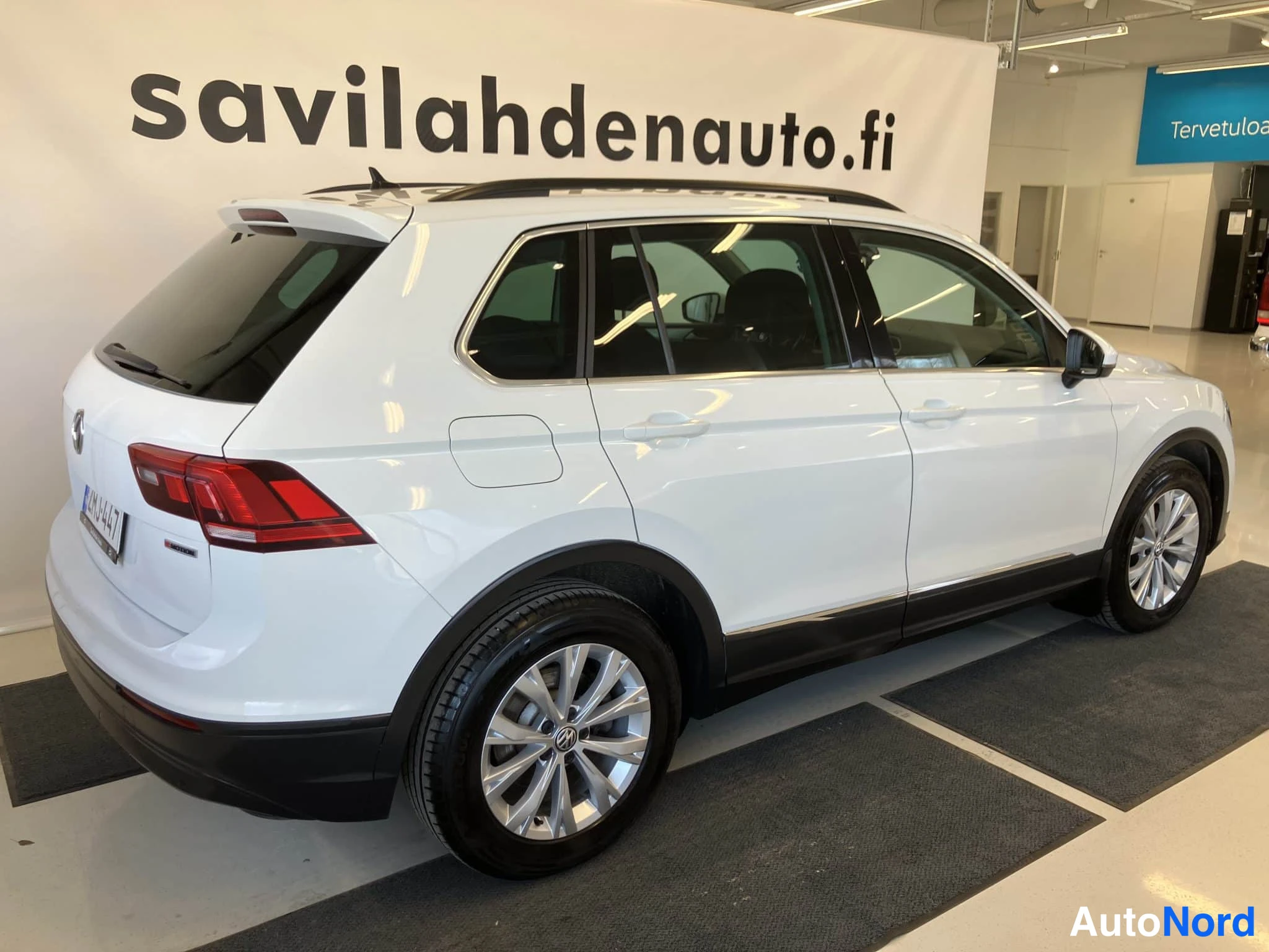 Vit Volkswagen Tiguan 2018, bild 11