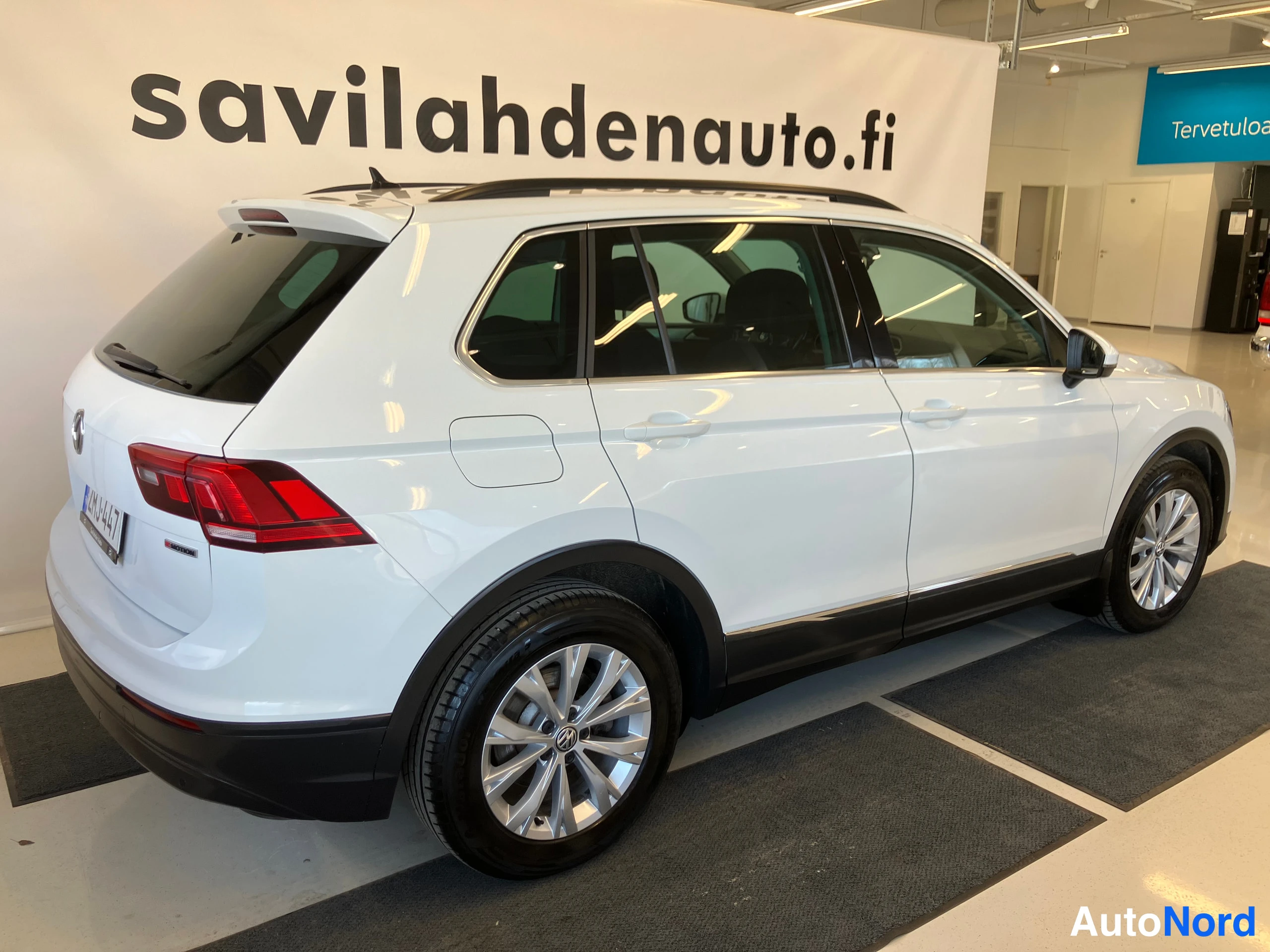 Vit Volkswagen Tiguan 2018, bild 12