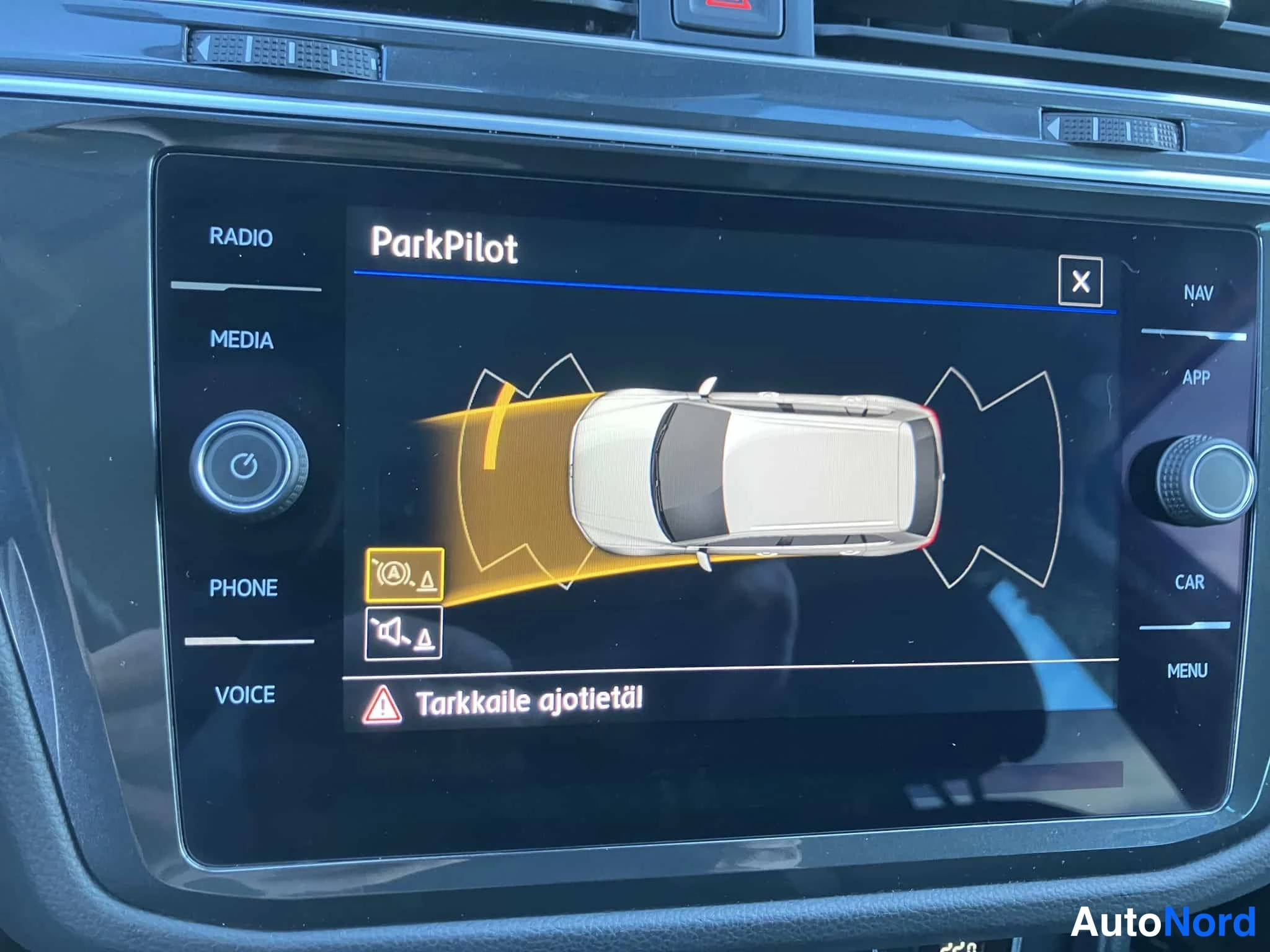 Vit Volkswagen Tiguan 2018, bild 23