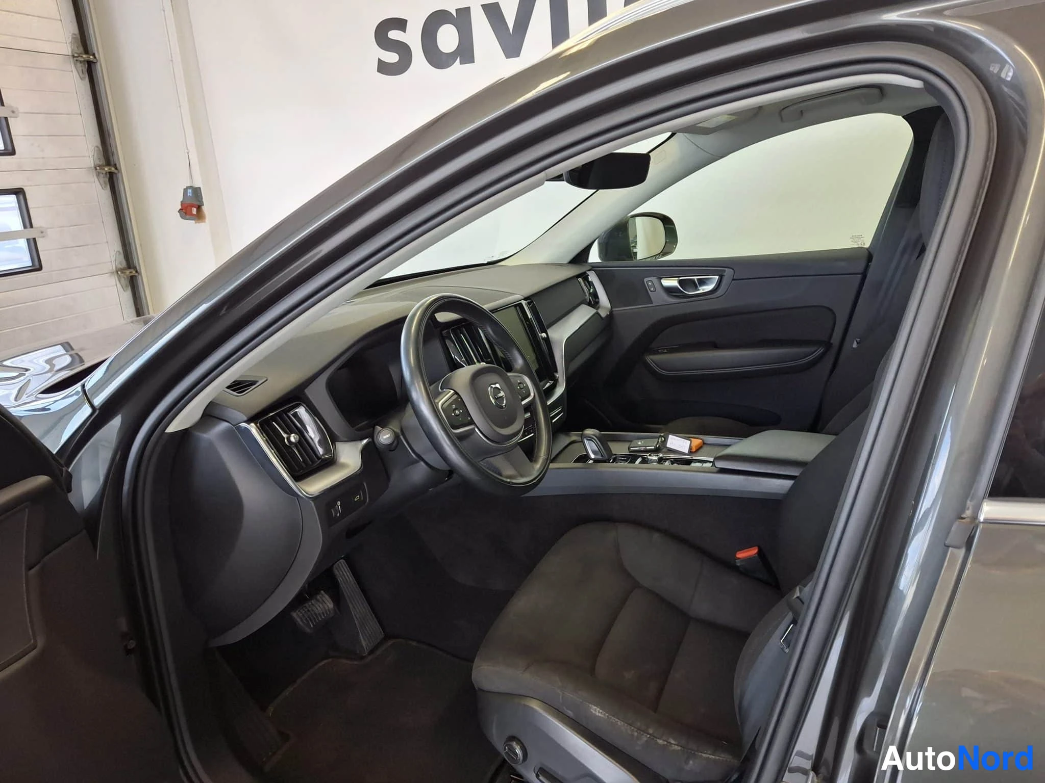Harmaa Volvo XC60 2021, kuva 13