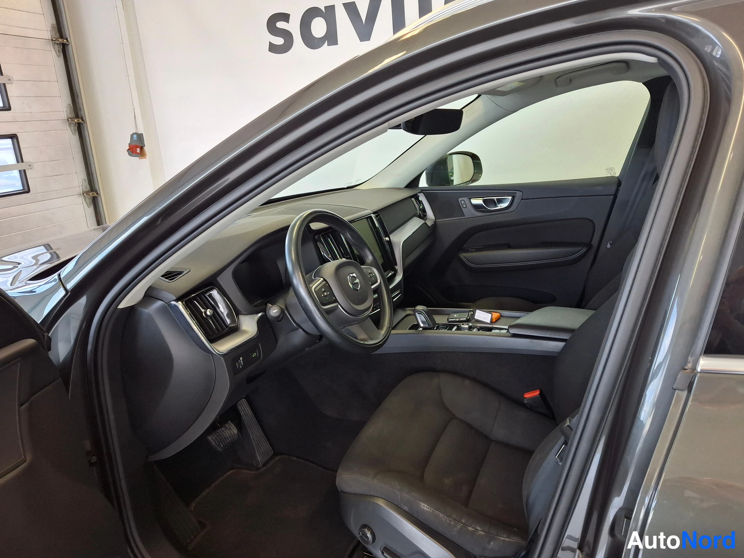 Harmaa Volvo XC60 2021, kuva 14