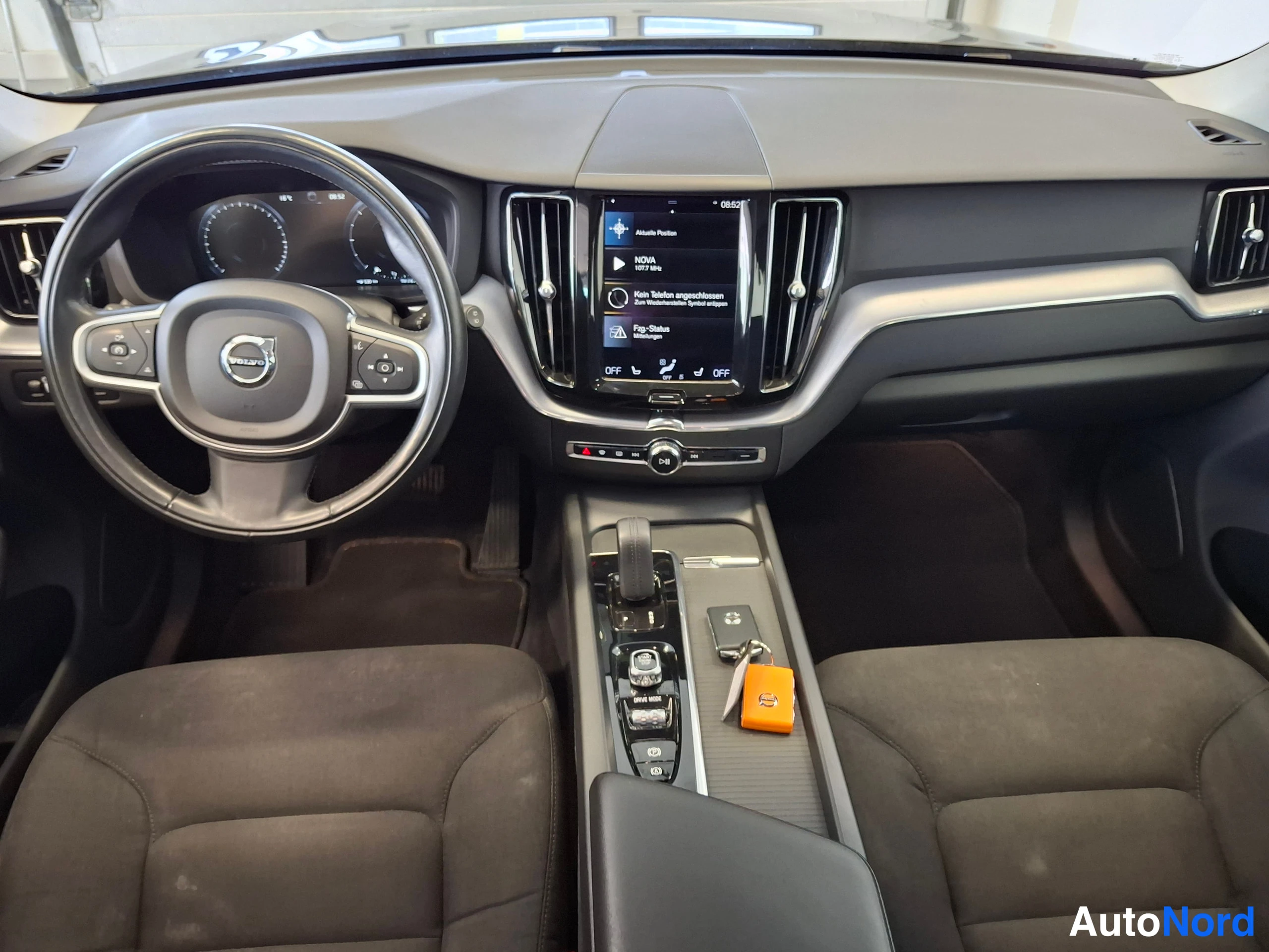 Harmaa Volvo XC60 2021, kuva 18