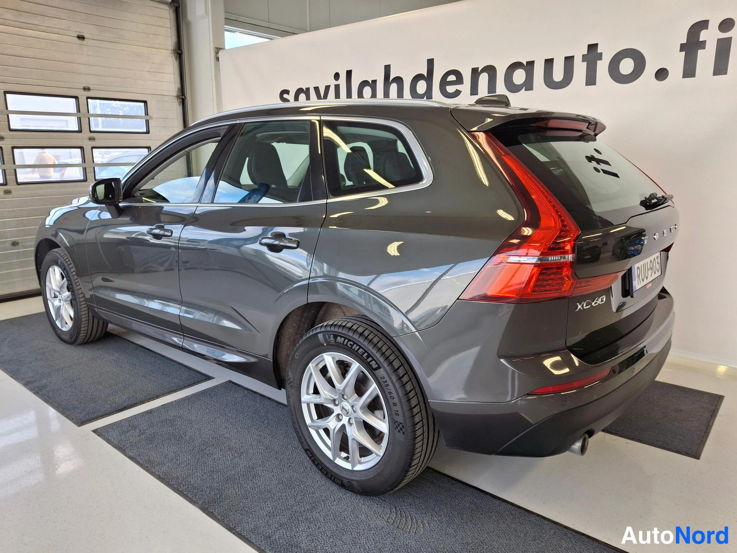 Harmaa Volvo XC60 2021, kuva 4