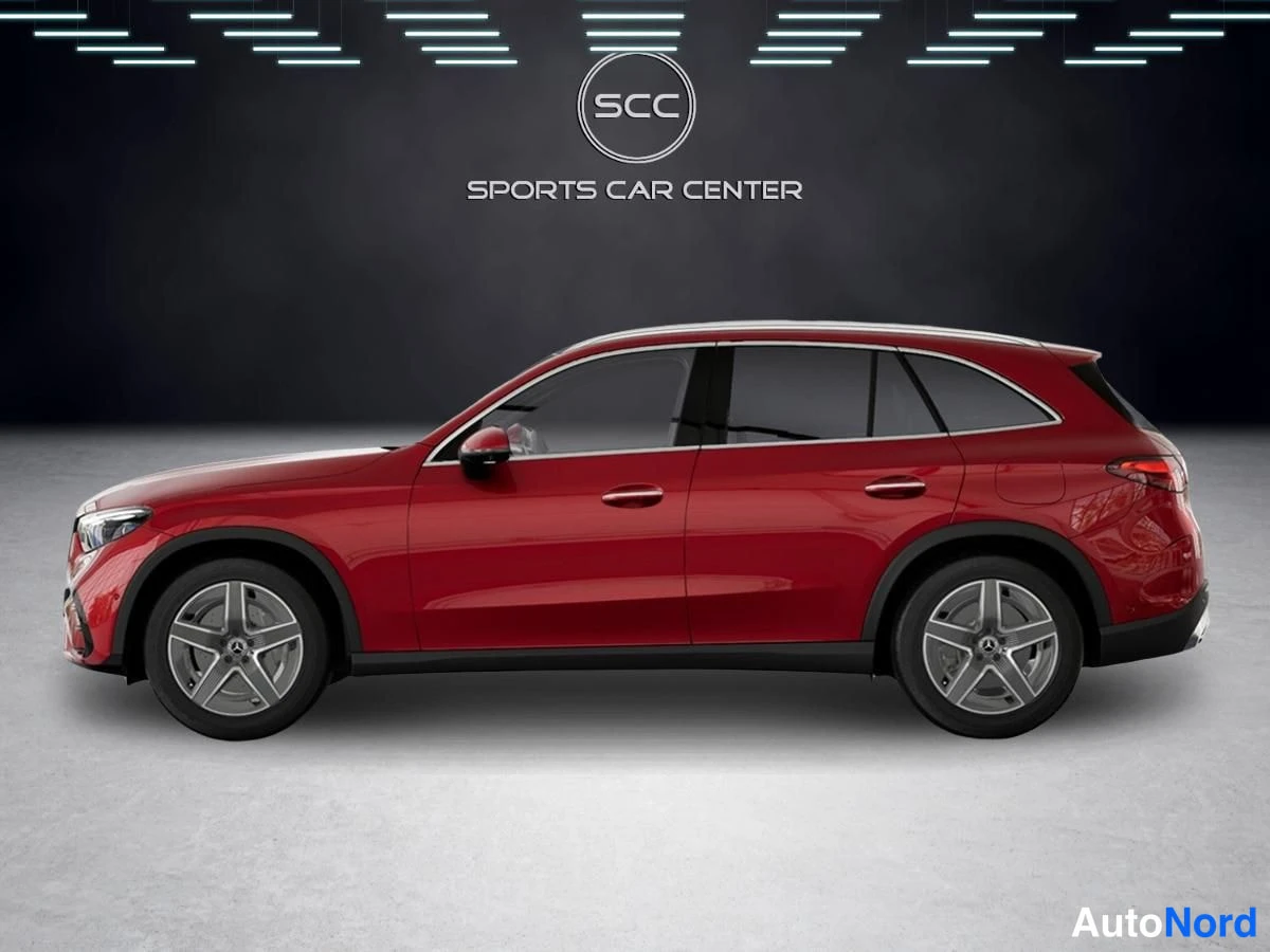 Punainen Mercedes-Benz GLC 2023, sivulta, kuva 4