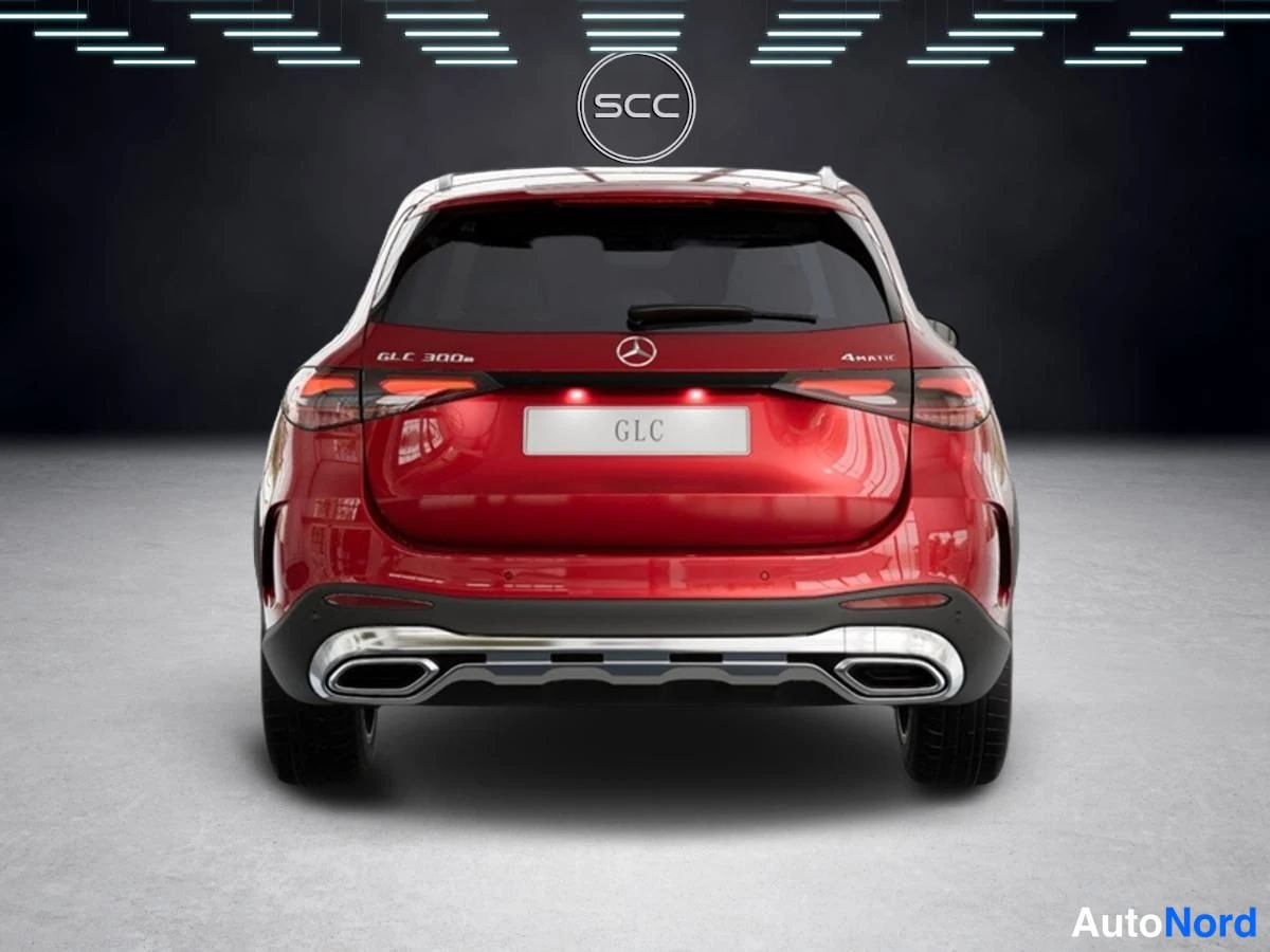 Punainen Mercedes-Benz GLC 2023, takaa, kuva 6