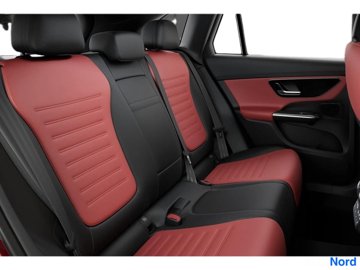 Punainen Mercedes-Benz GLC 2023, takaistuimet, kuva 10