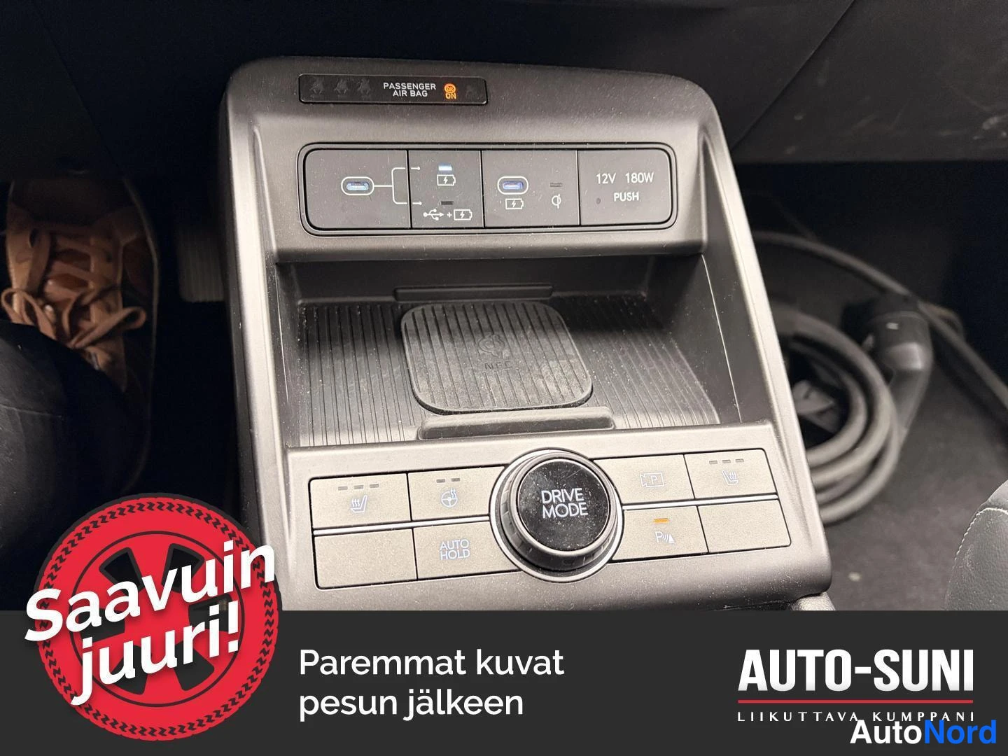 Musta Hyundai KONA Electric 2024, yksityiskohta, kuva 10