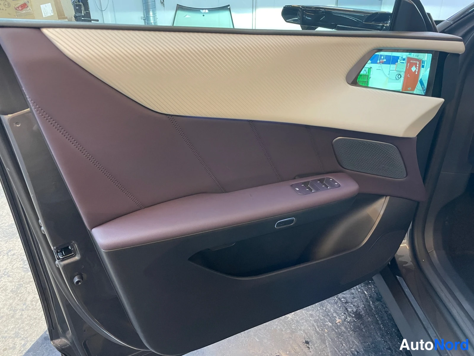 Harmaa Mazda CX-6e 2026, yksityiskohta, kuva 23