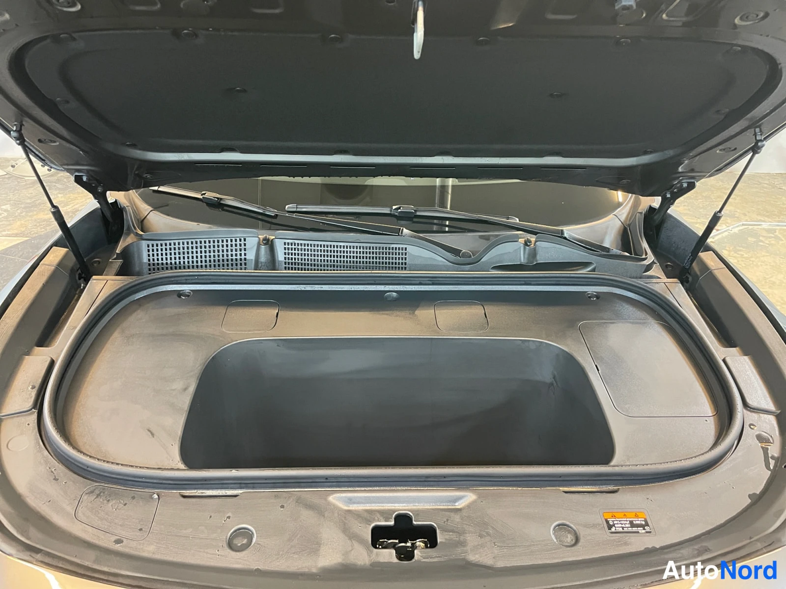 Harmaa Mazda CX-6e 2026, tavaratila, kuva 15