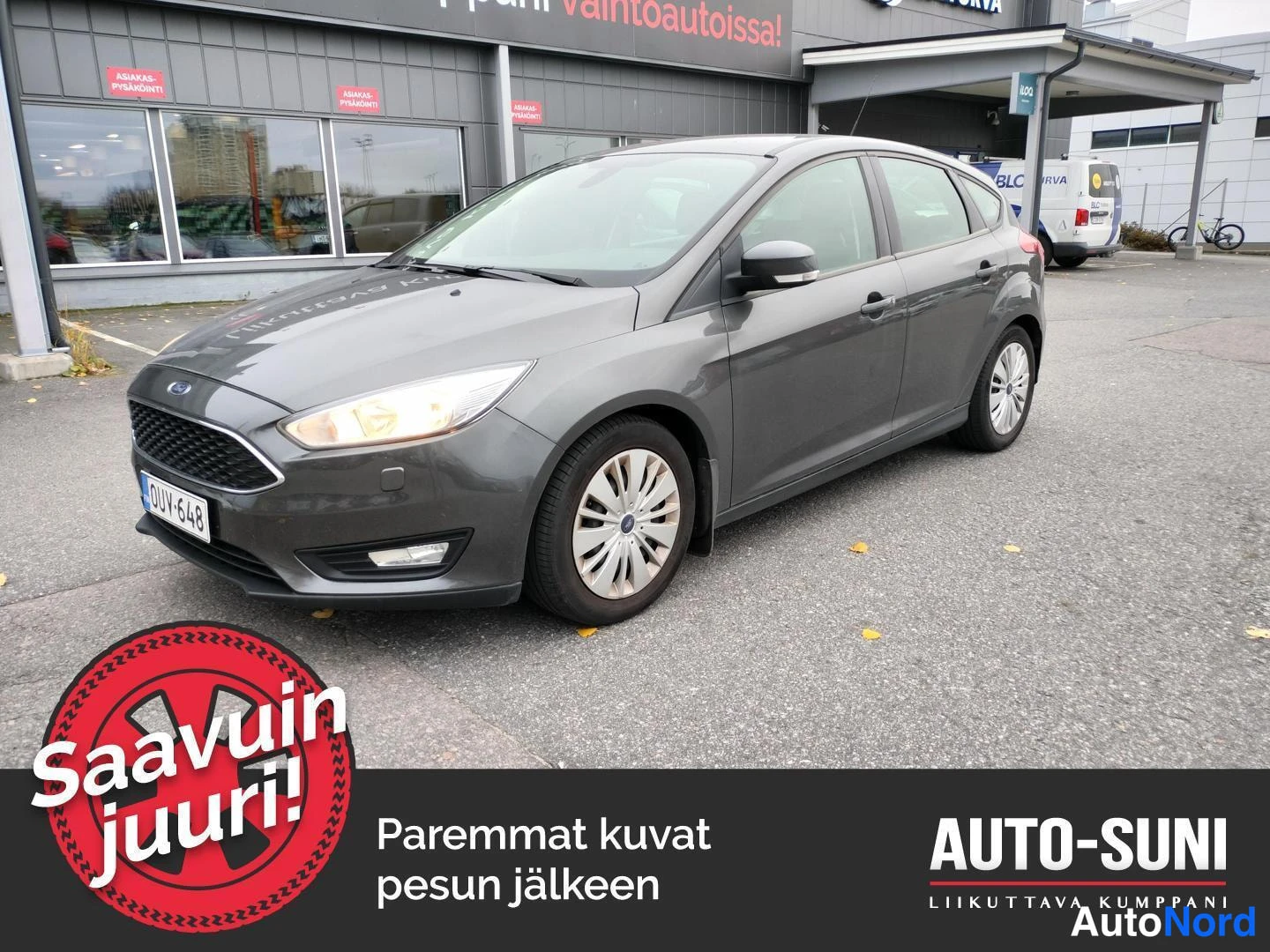 Harmaa Ford Focus 2015, etuviisto, keula oikealle, kuva 1