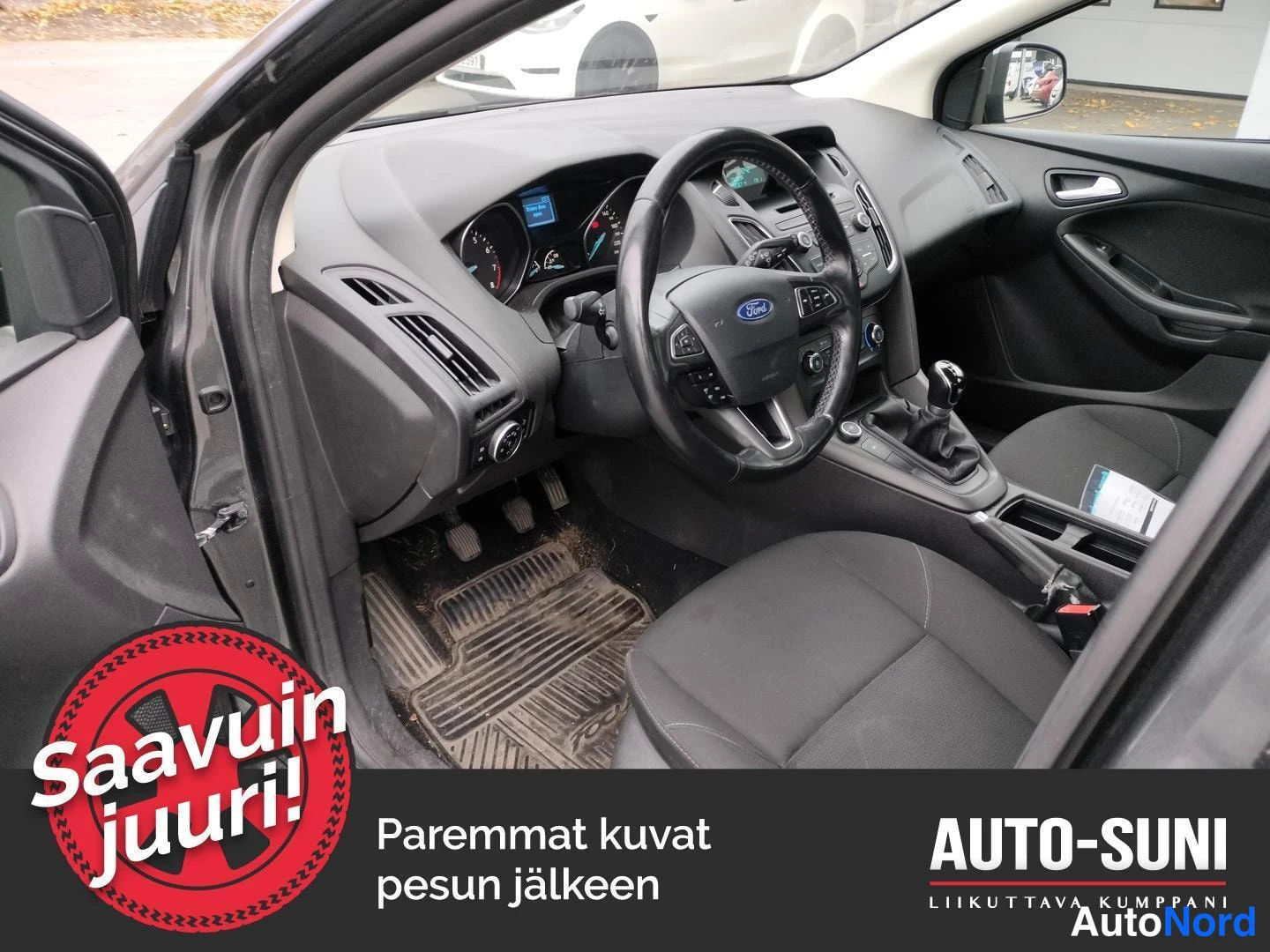 Harmaa Ford Focus 2015, ohjaamo, kuva 5