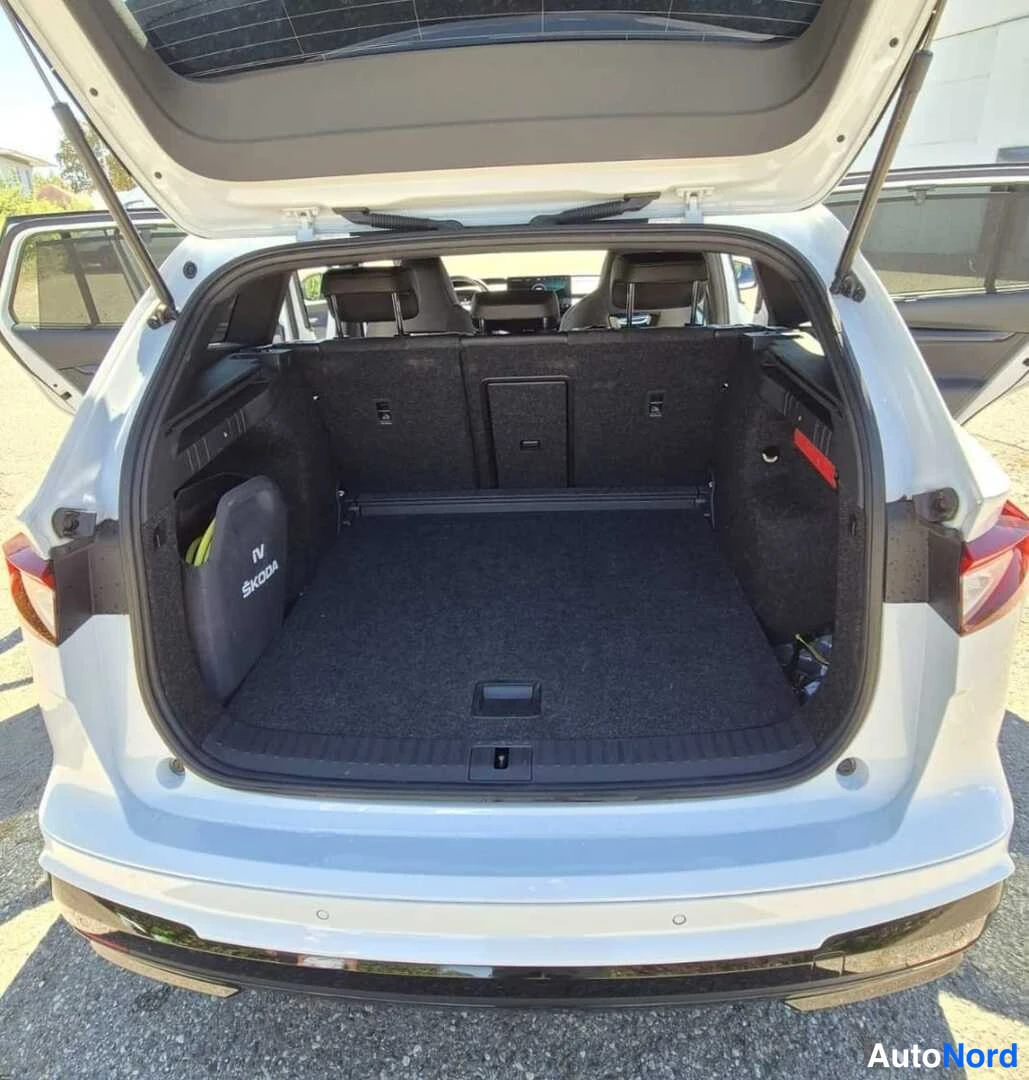 Valkoinen Skoda Enyaq iv 2022, tavaratila, kuva 9