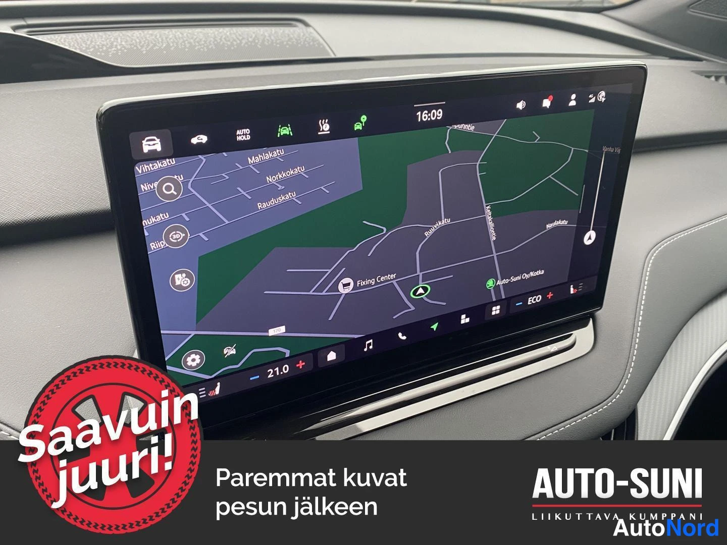 Punainen Skoda Enyaq 2026, yksityiskohta, kuva 23