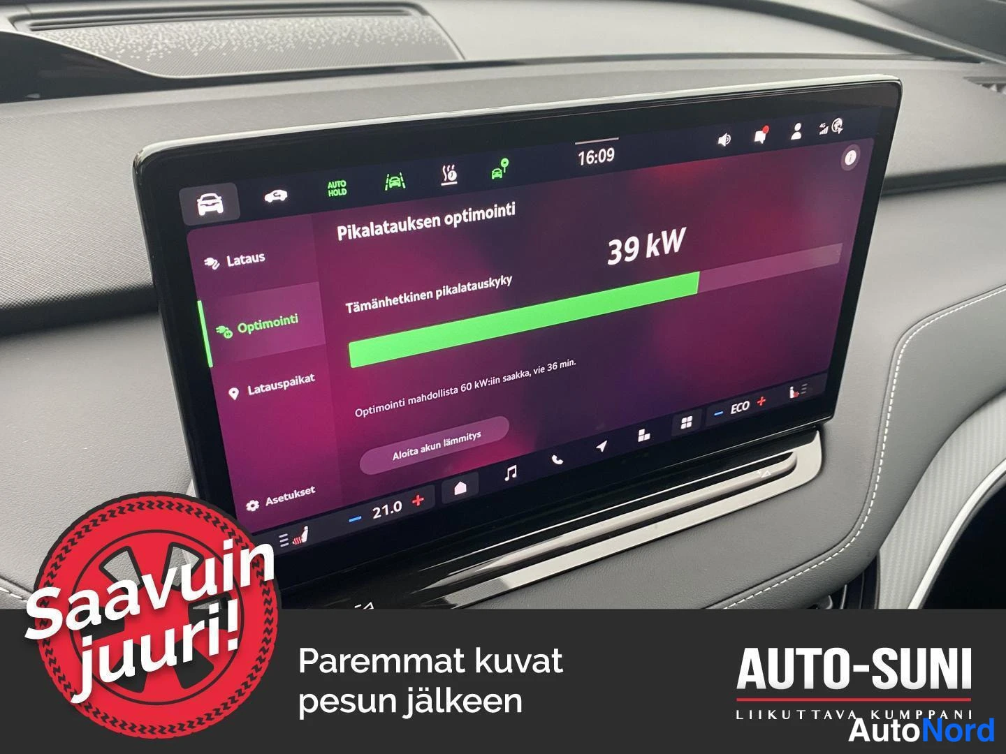 Punainen Skoda Enyaq 2026, yksityiskohta, kuva 27
