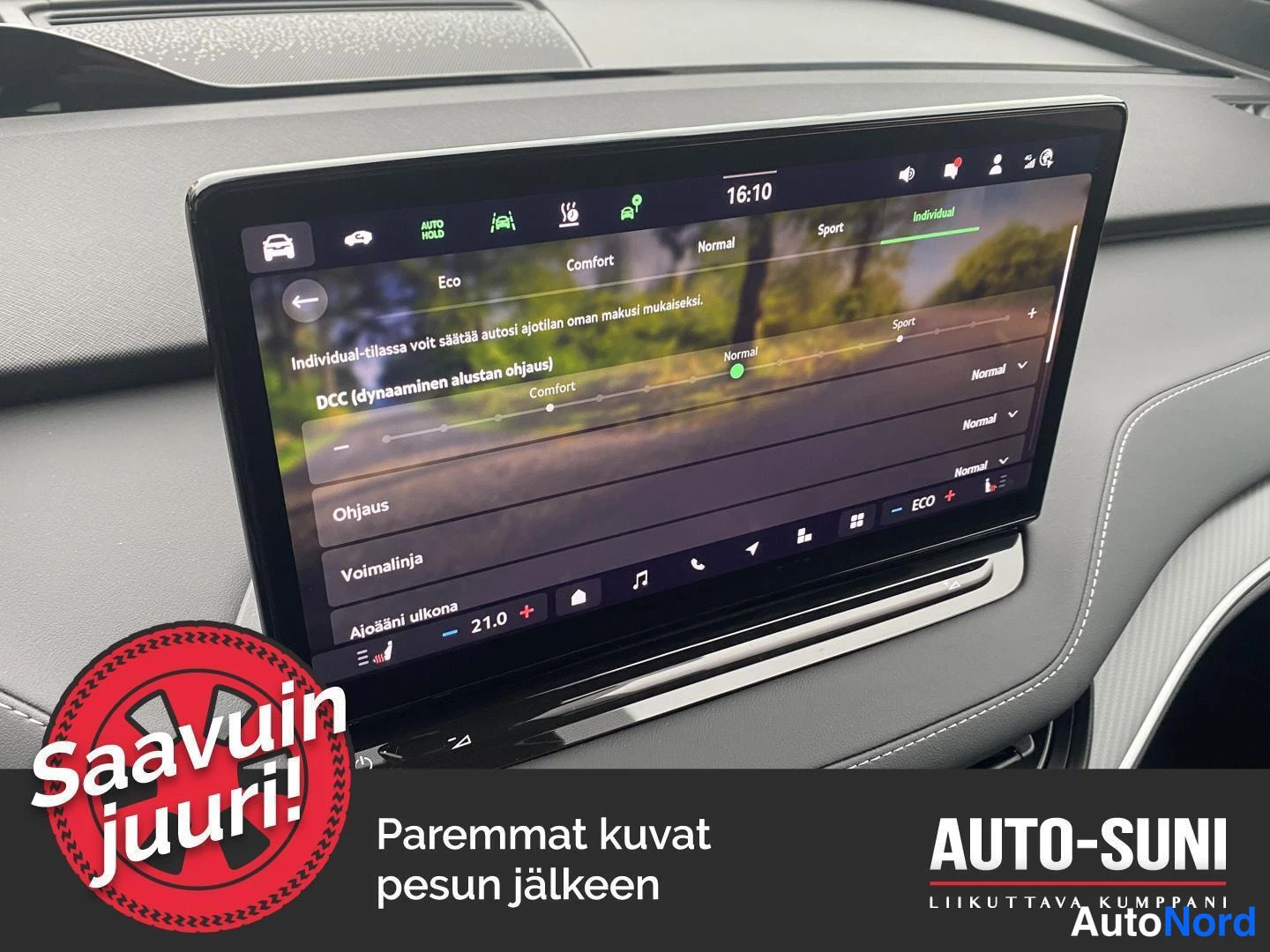 Punainen Skoda Enyaq 2026, yksityiskohta, kuva 30