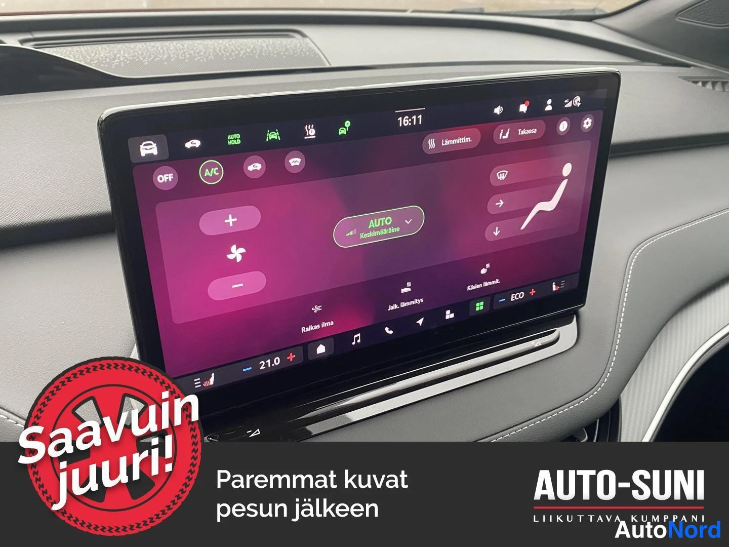 Punainen Skoda Enyaq 2026, yksityiskohta, kuva 34
