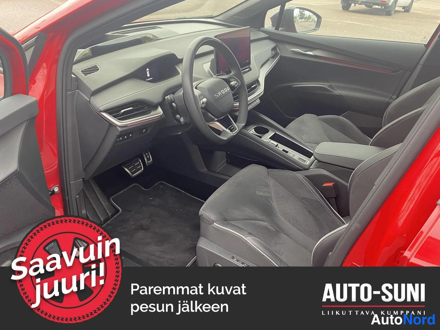 Punainen Skoda Enyaq 2026, ohjaamo, kuva 3