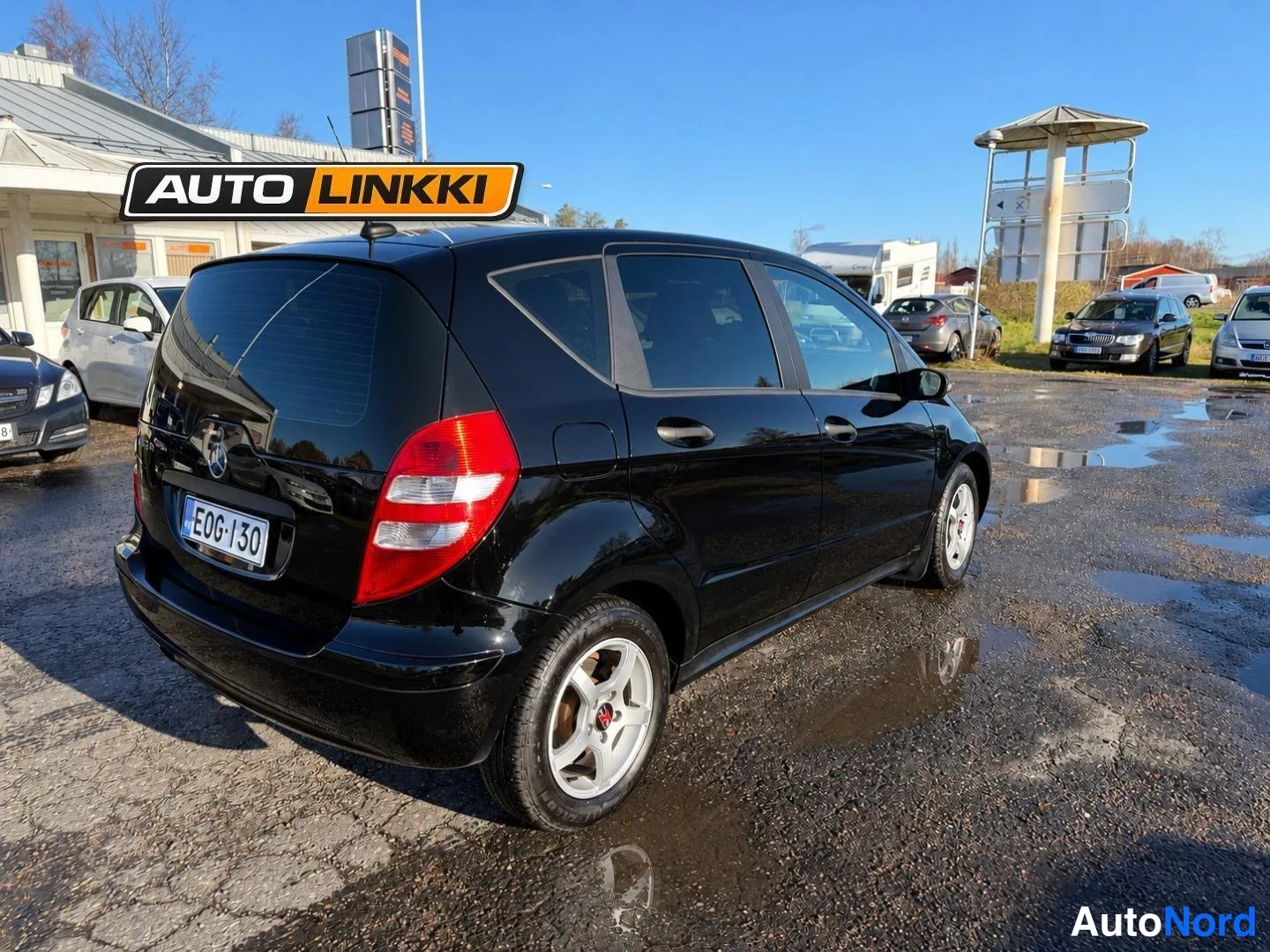 Musta Mercedes-Benz A 150 2008, takaviisto, kuva 6