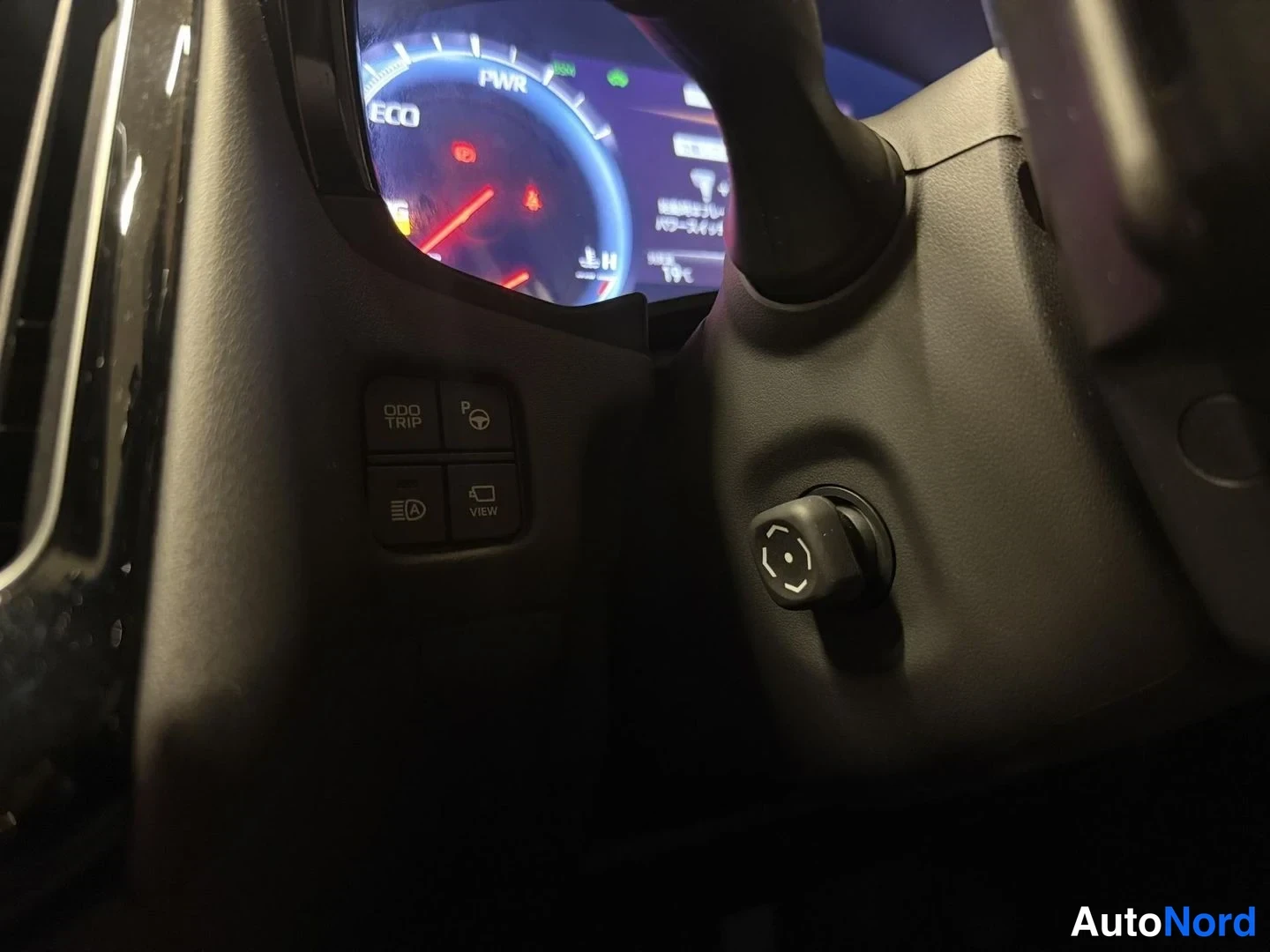 Musta Toyota Crown 2018, yksityiskohta, kuva 27