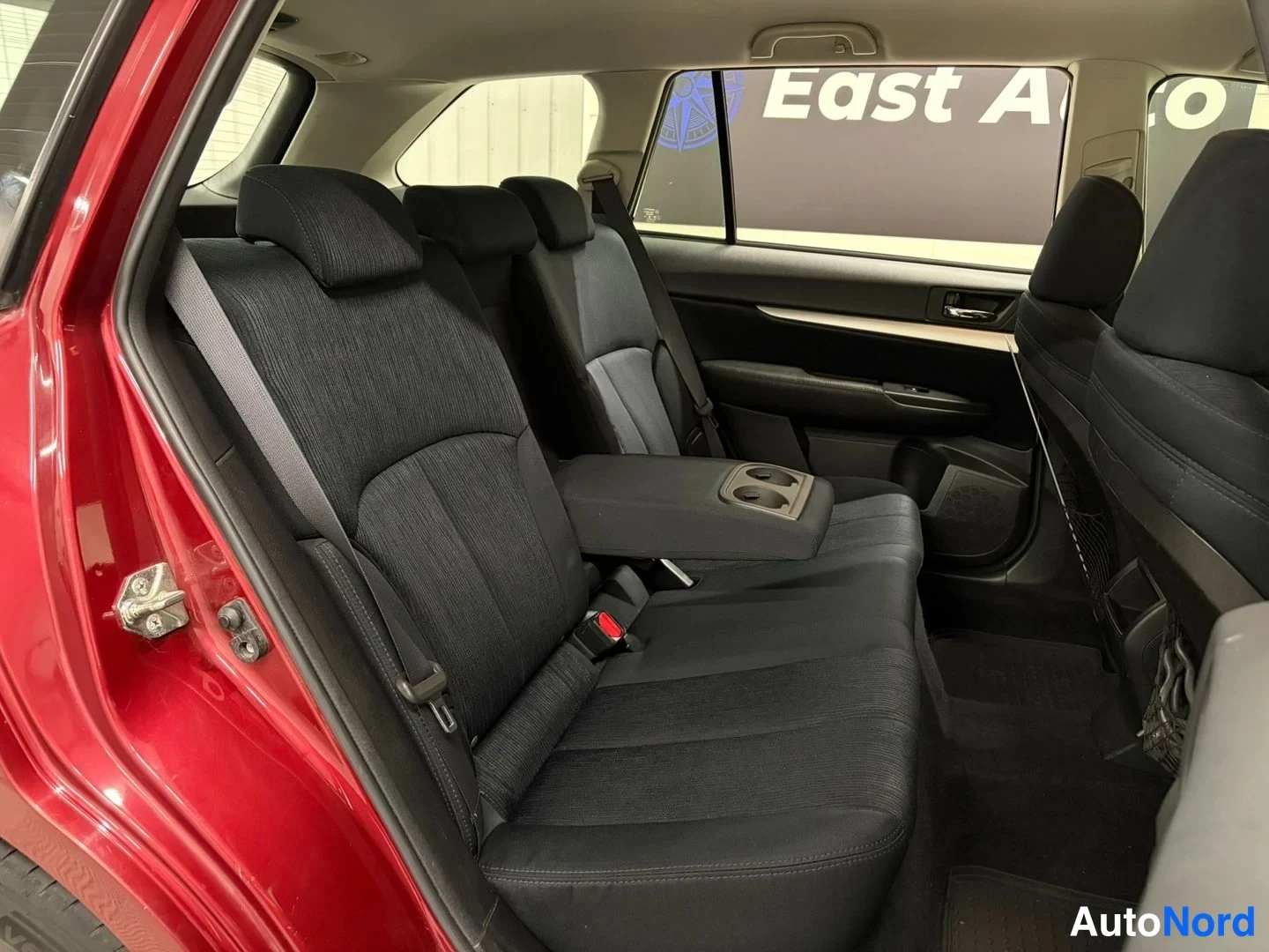 Red Subaru Outback 2013, rear seats, photo 16