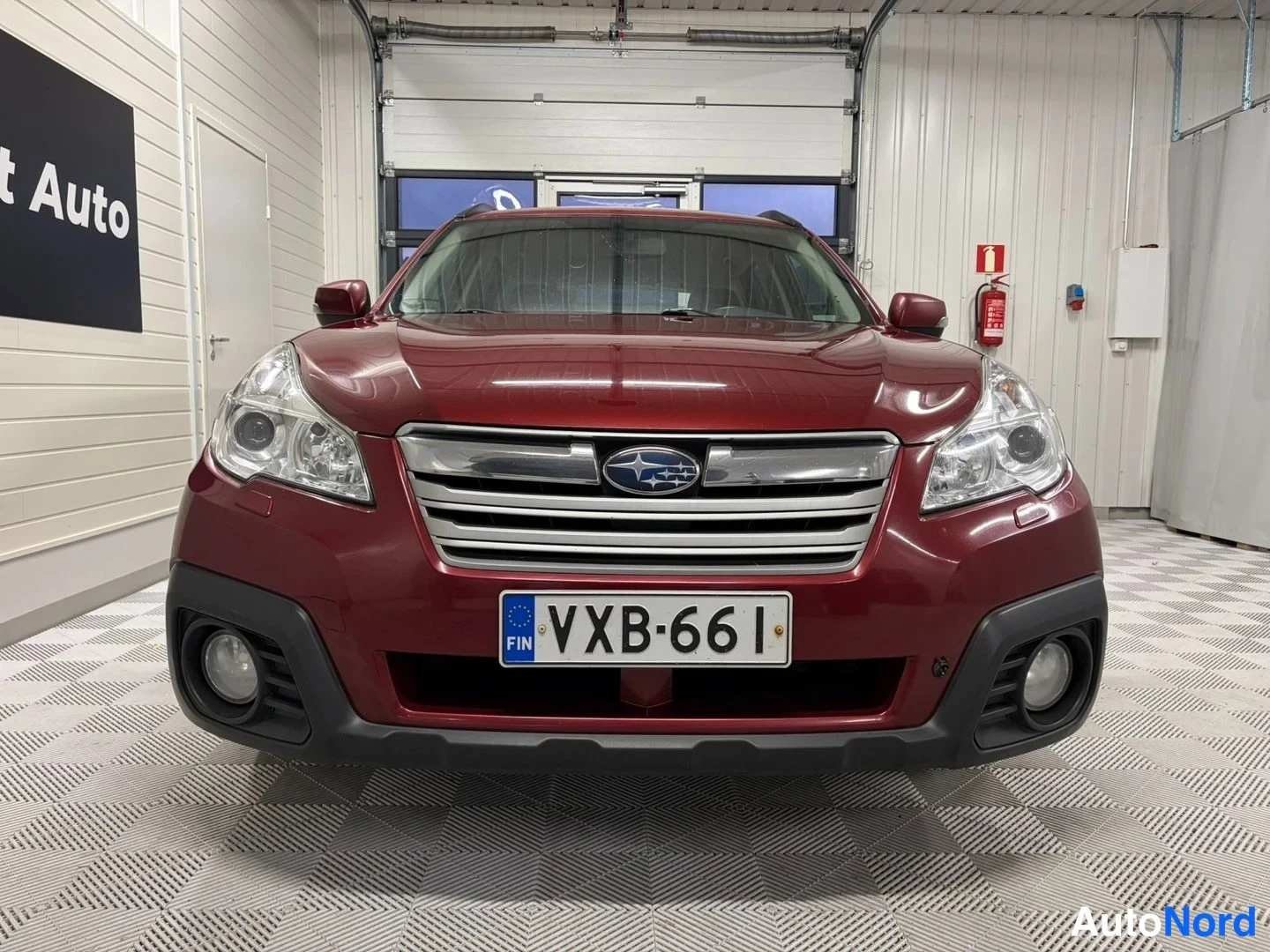 Red Subaru Outback 2013, front, photo 4