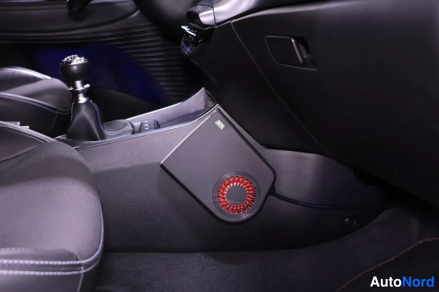 Vit Hyundai i20 N 2022, förarplats, bild 8