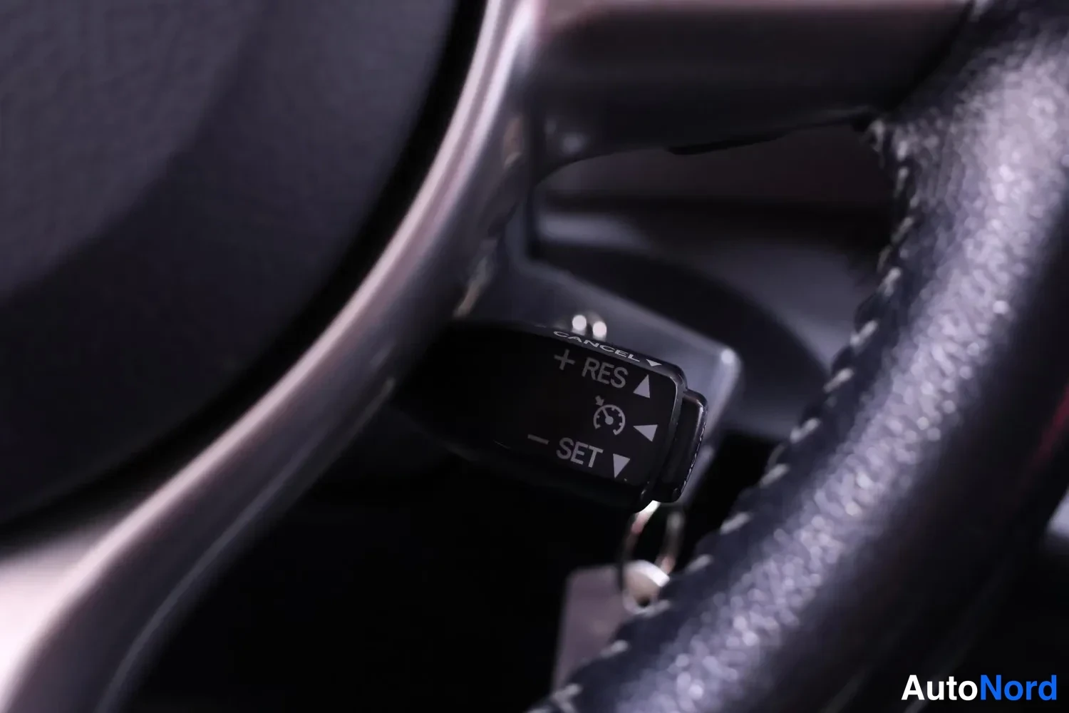 Black Toyota Yaris 2016, detail, photo 17