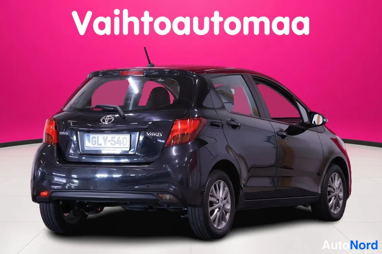 Black Toyota Yaris 2016, rear three-quarter, photo 5
