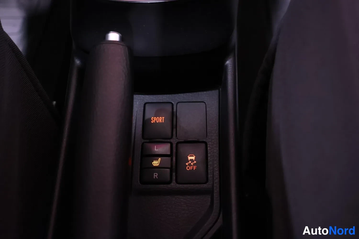 Black Toyota Yaris 2016, detail, photo 23