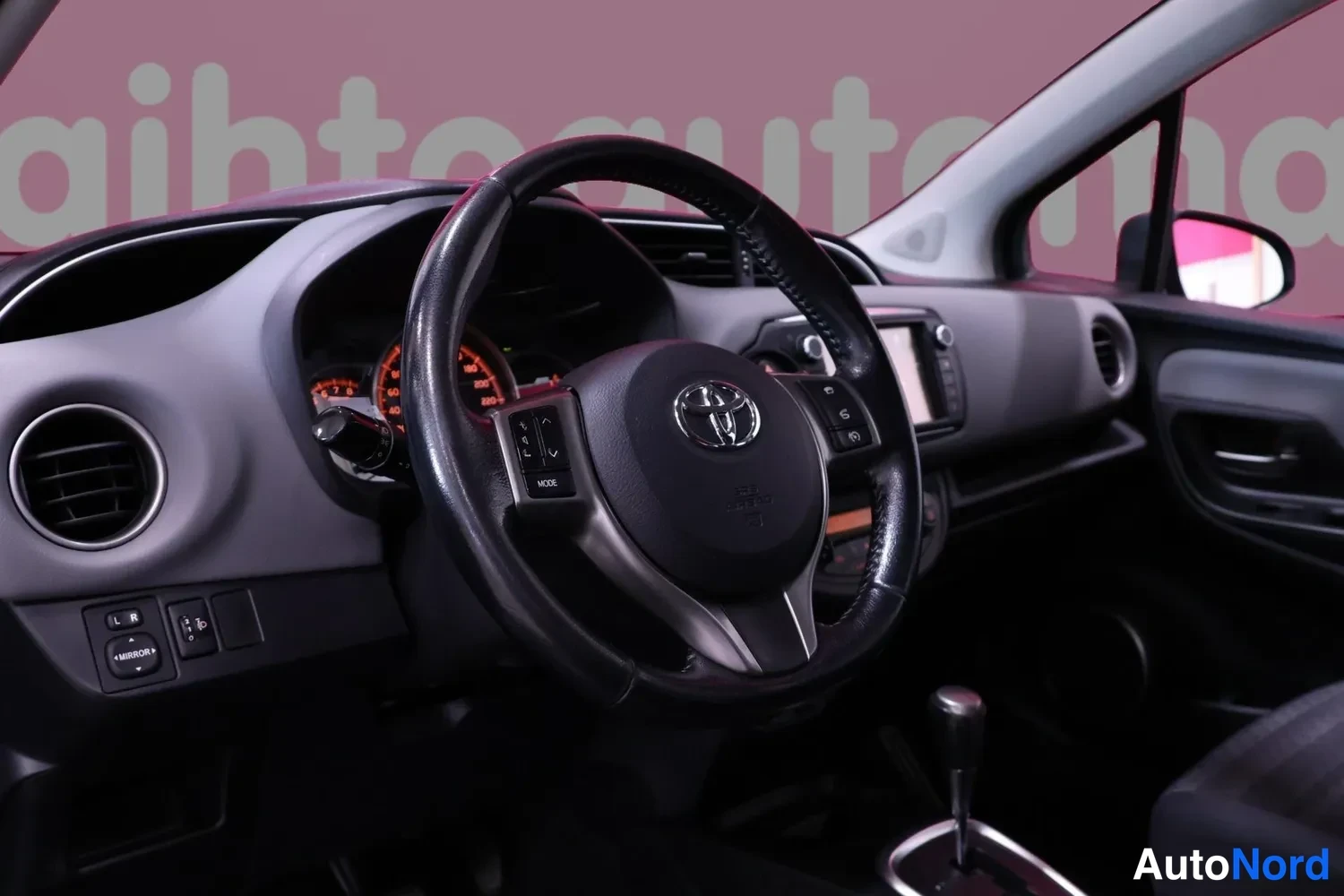 Black Toyota Yaris 2016, cockpit, photo 8
