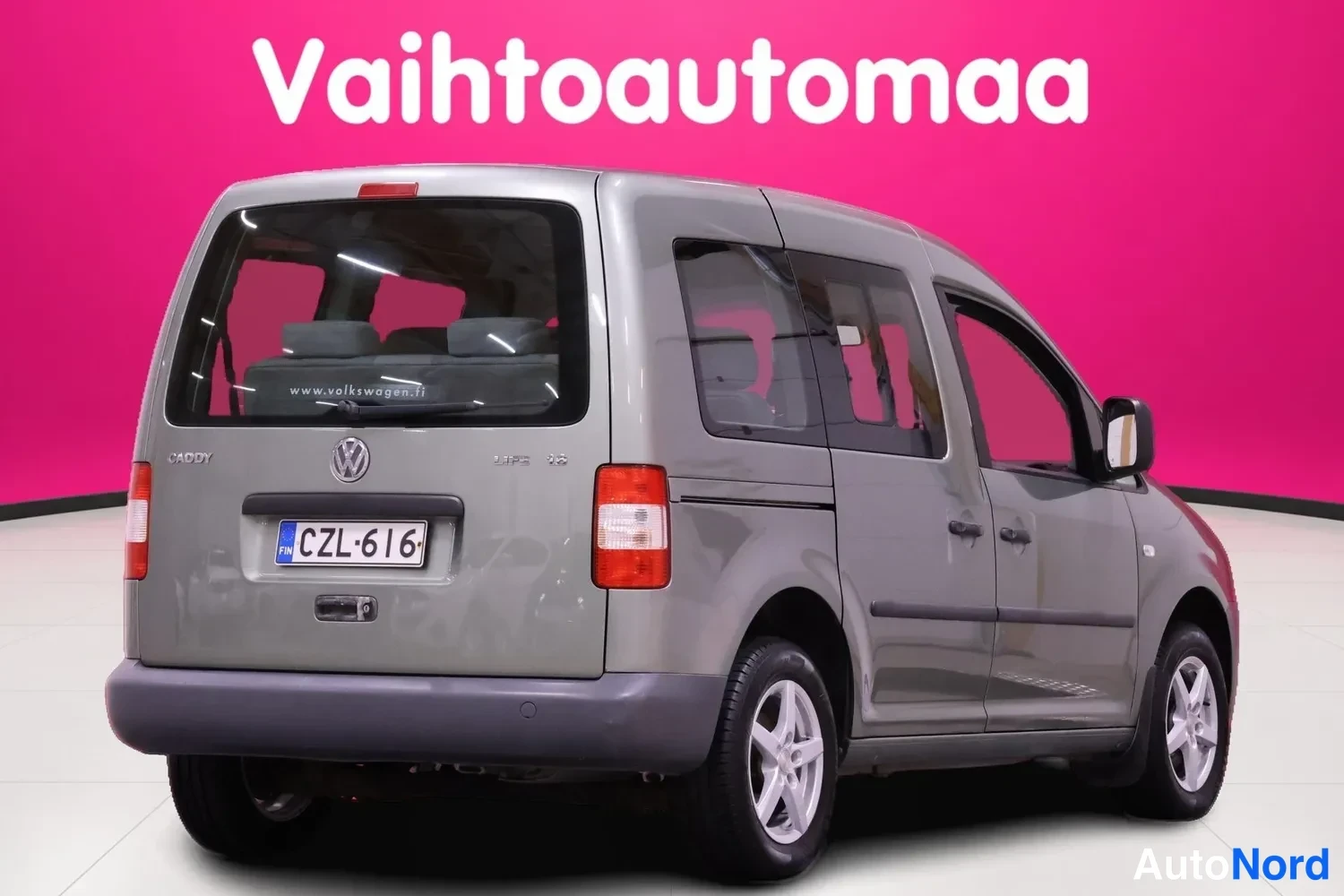 Vihreä Volkswagen Caddy Life 2008, takaviisto, kuva 5
