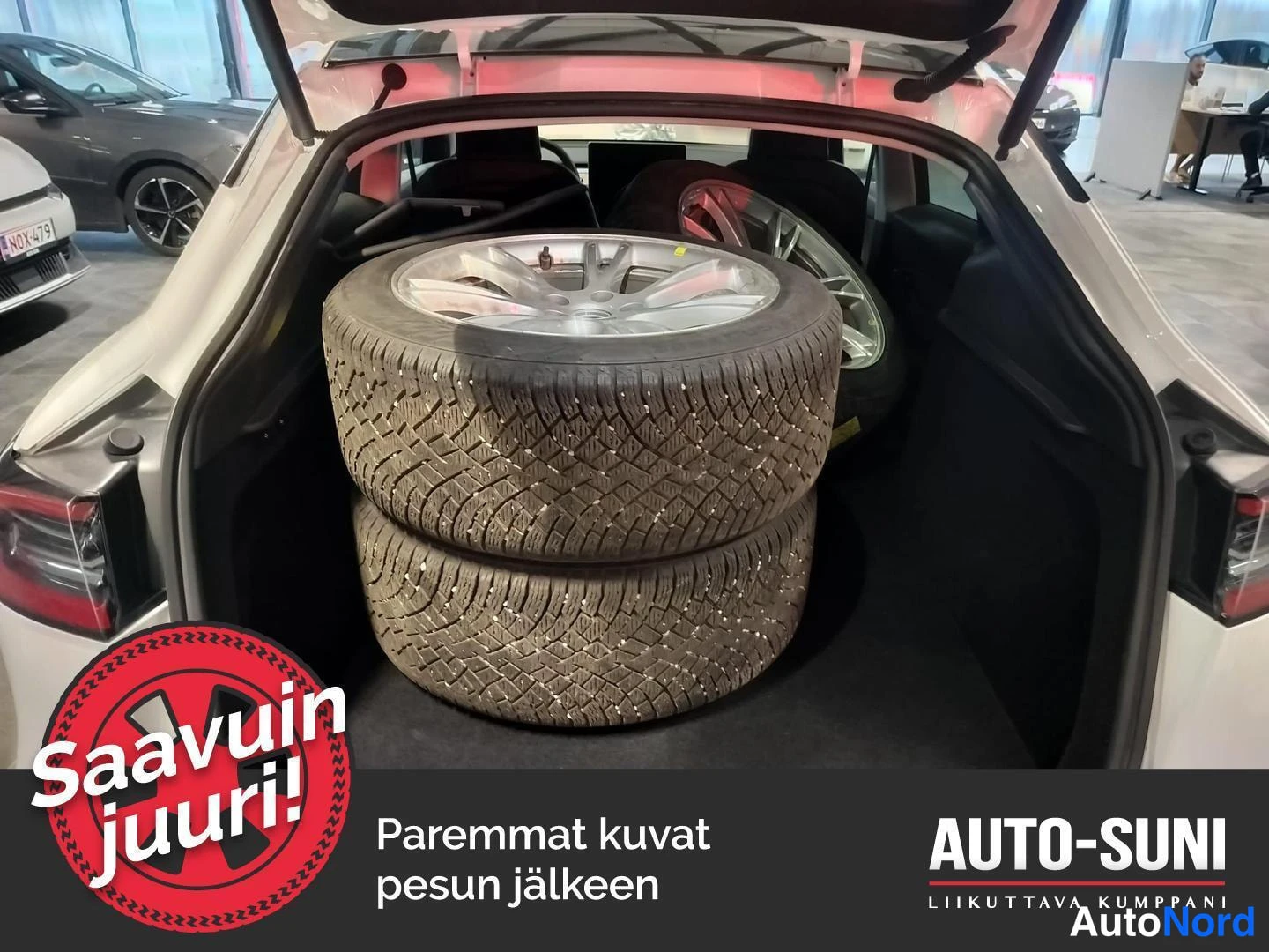 Valkoinen Tesla Model Y 2023, tavaratila, kuva 8