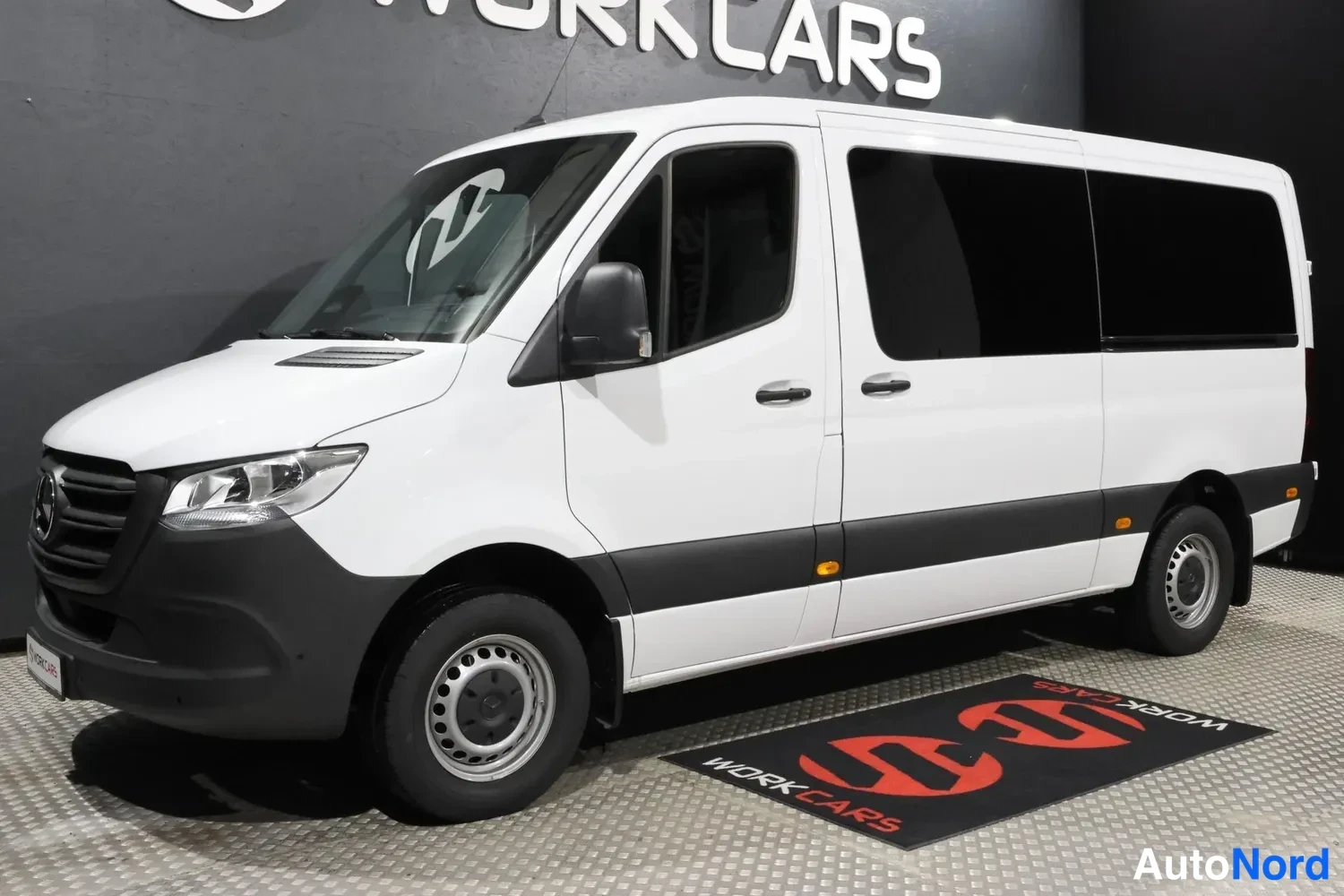 Valkoinen Mercedes-Benz Sprinter 2026, etuviisto, keula vasemmalle, kuva 3