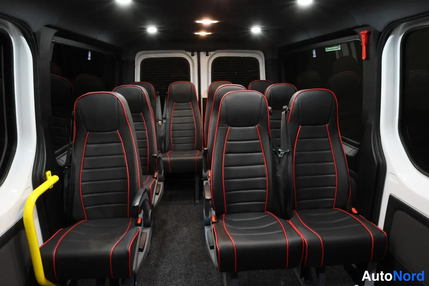Valkoinen Mercedes-Benz Sprinter 2026, ohjaamo, kuva 20