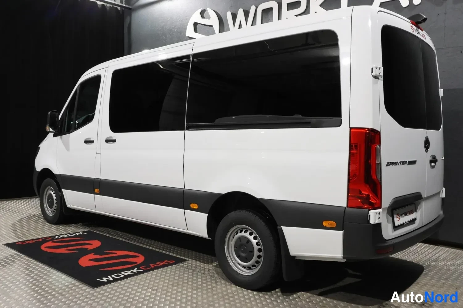 Valkoinen Mercedes-Benz Sprinter 2026, takaviisto, kuva 12