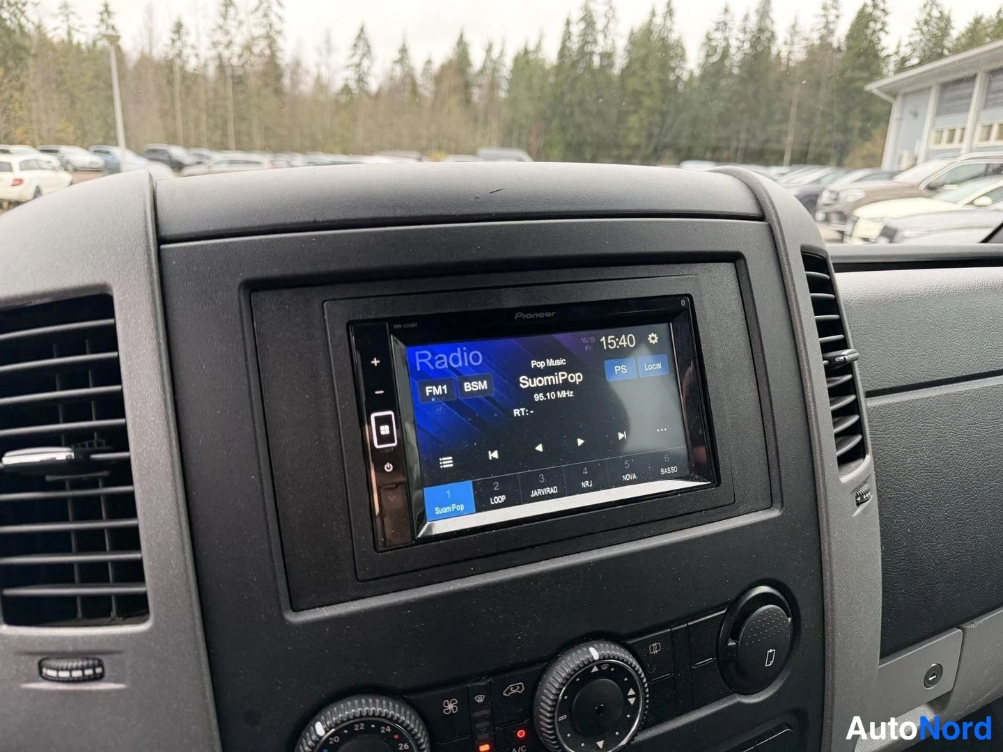Blue Mercedes-Benz Sprinter 319 CDI 2017, cockpit, photo 14