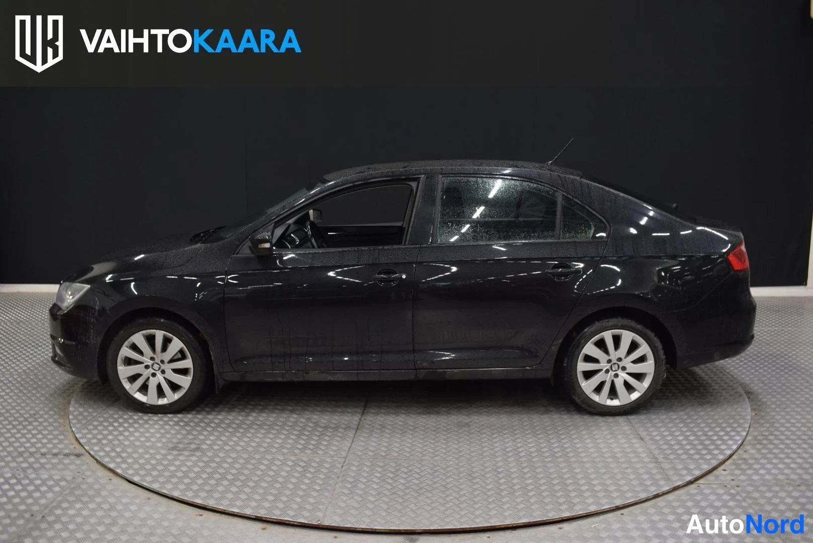 Svart Seat Toledo 2016, från sidan, bild 4