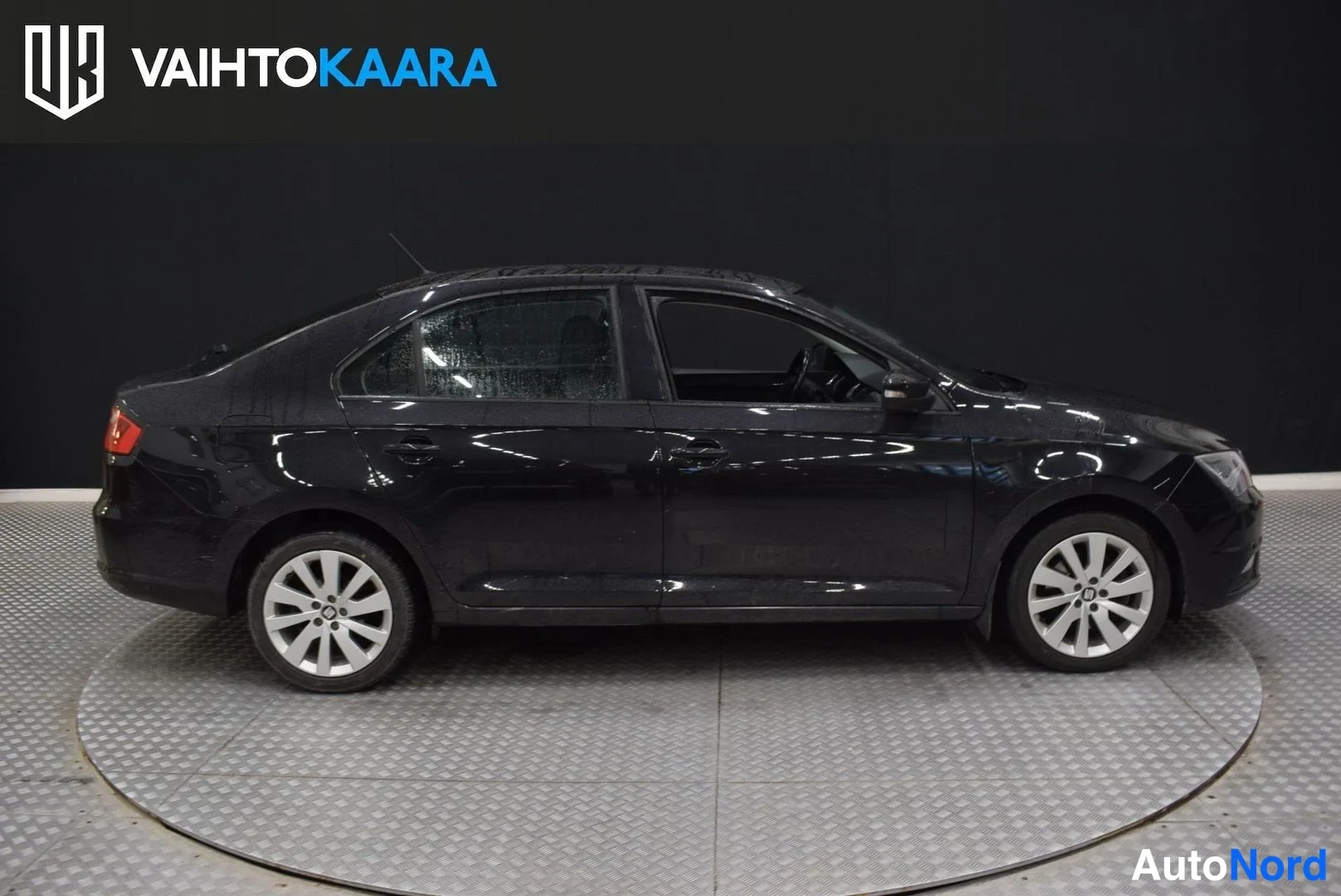 Svart Seat Toledo 2016, från sidan, bild 5