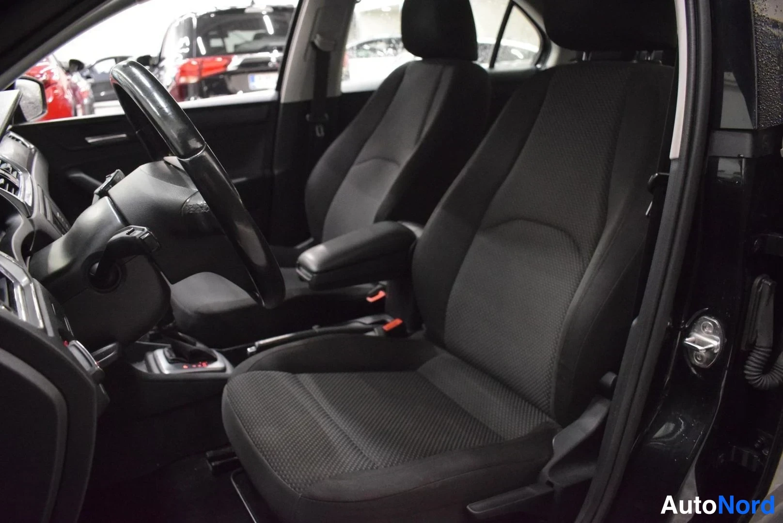 Svart Seat Toledo 2016, framsäten, bild 13