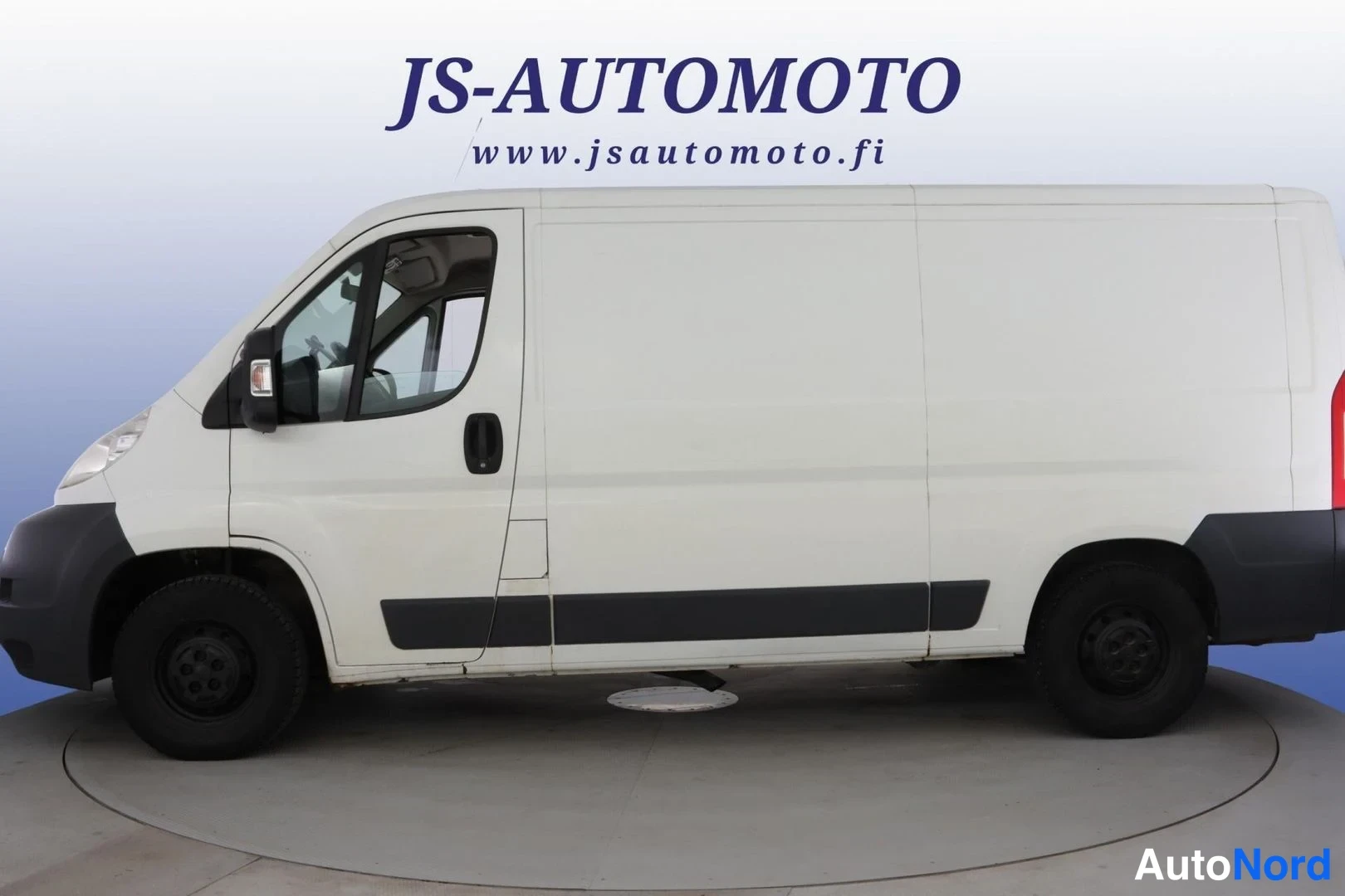 Valkoinen Citroen Jumper 2014, sivulta, kuva 4