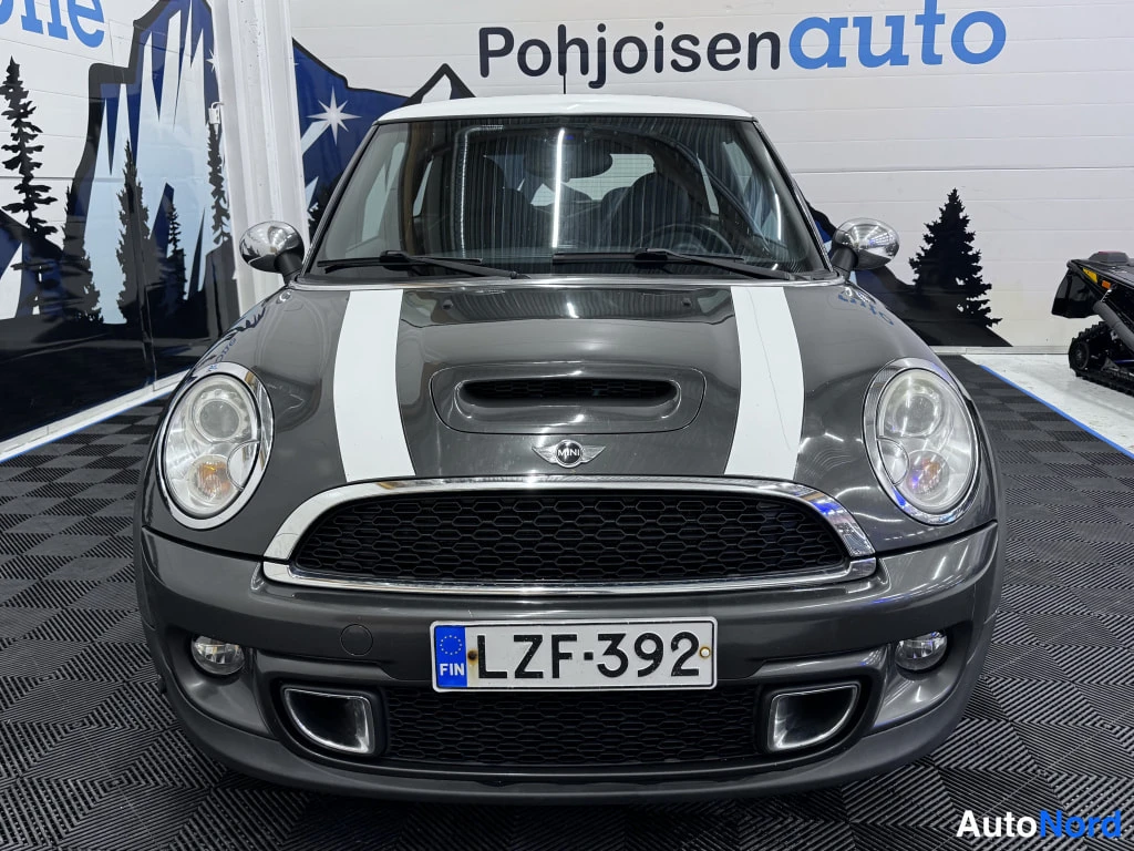 Harmaa Mini Cooper S 2011, edestä, kuva 3