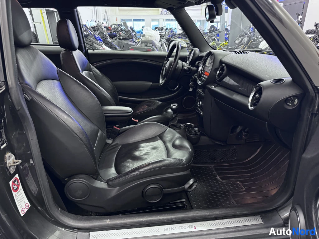 Harmaa Mini Cooper S 2011, etuistuimet, kuva 10
