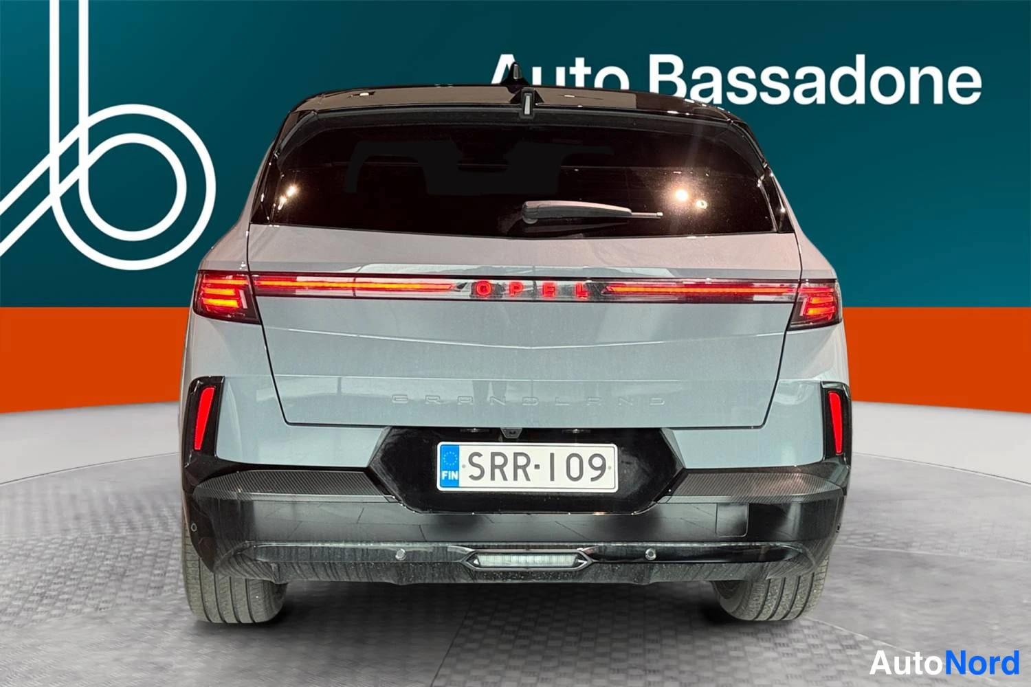 Harmaa Opel Grandland 2026, takaa, kuva 7