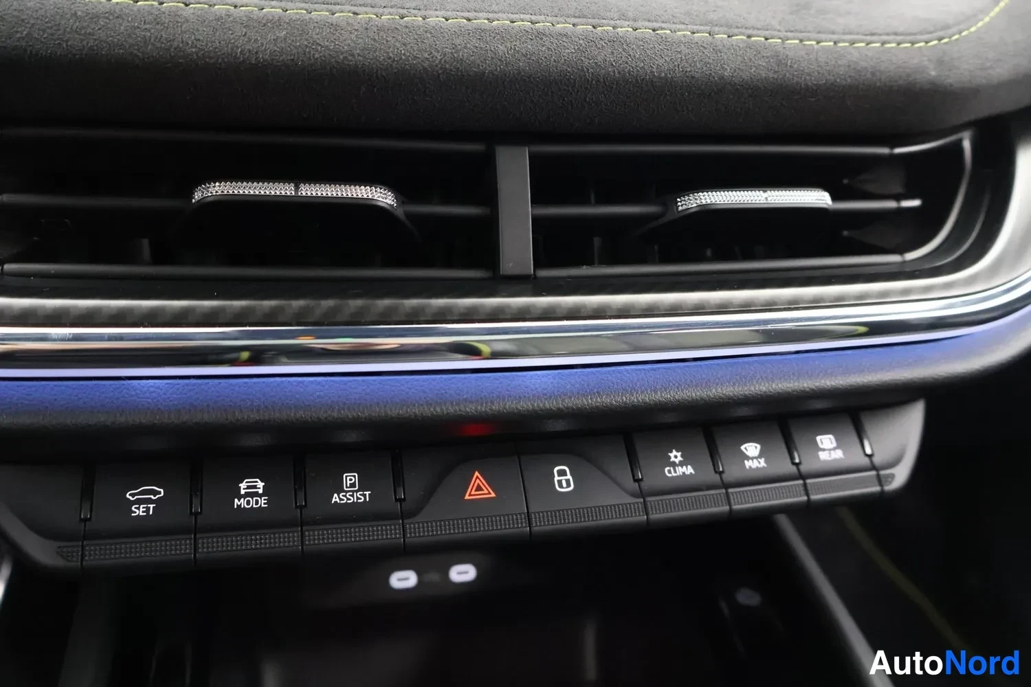 Valkoinen Skoda Enyaq Coupe 2023, yksityiskohta, kuva 31